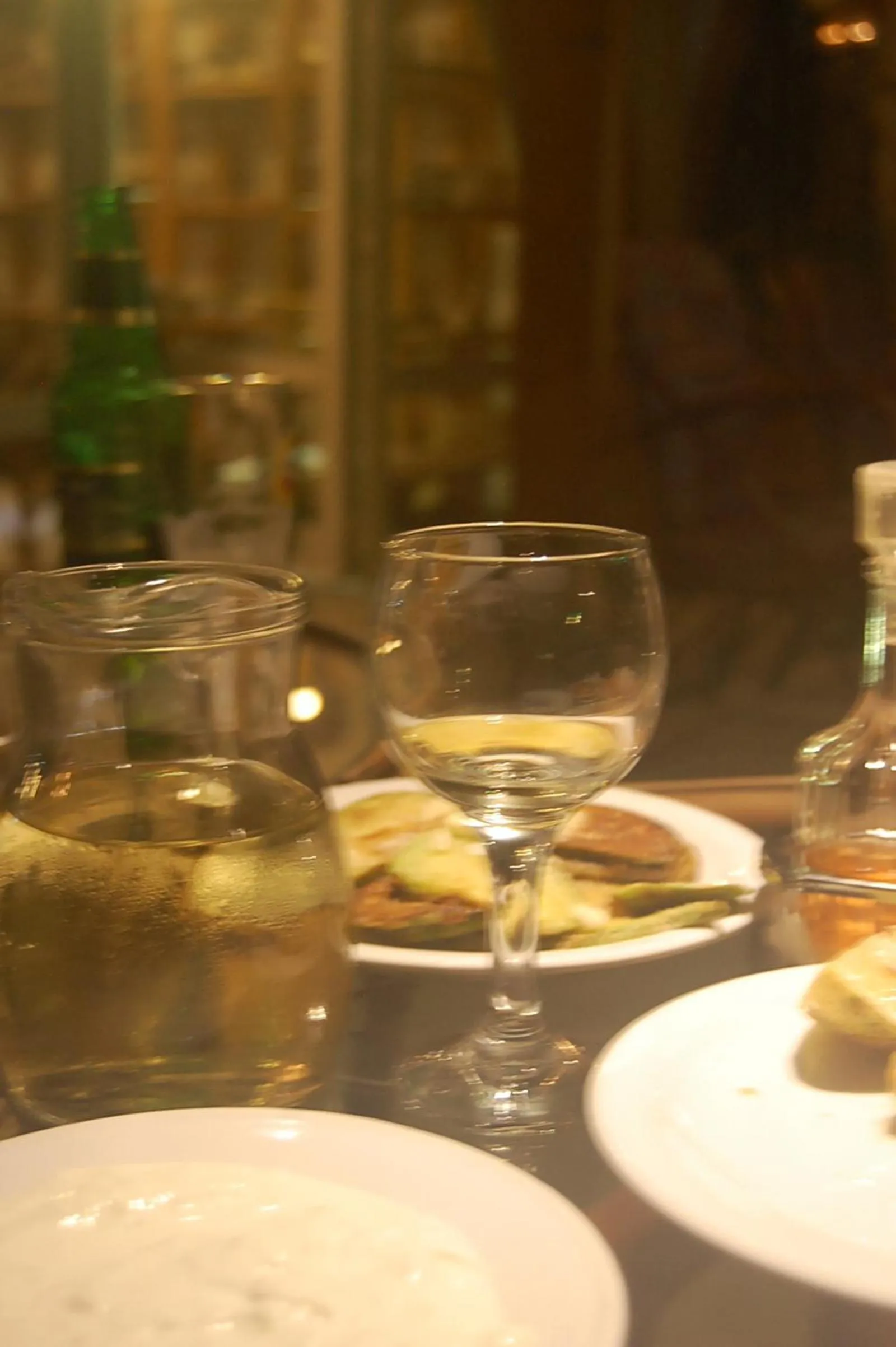 Restaurant/places to eat in Violetta Hotel