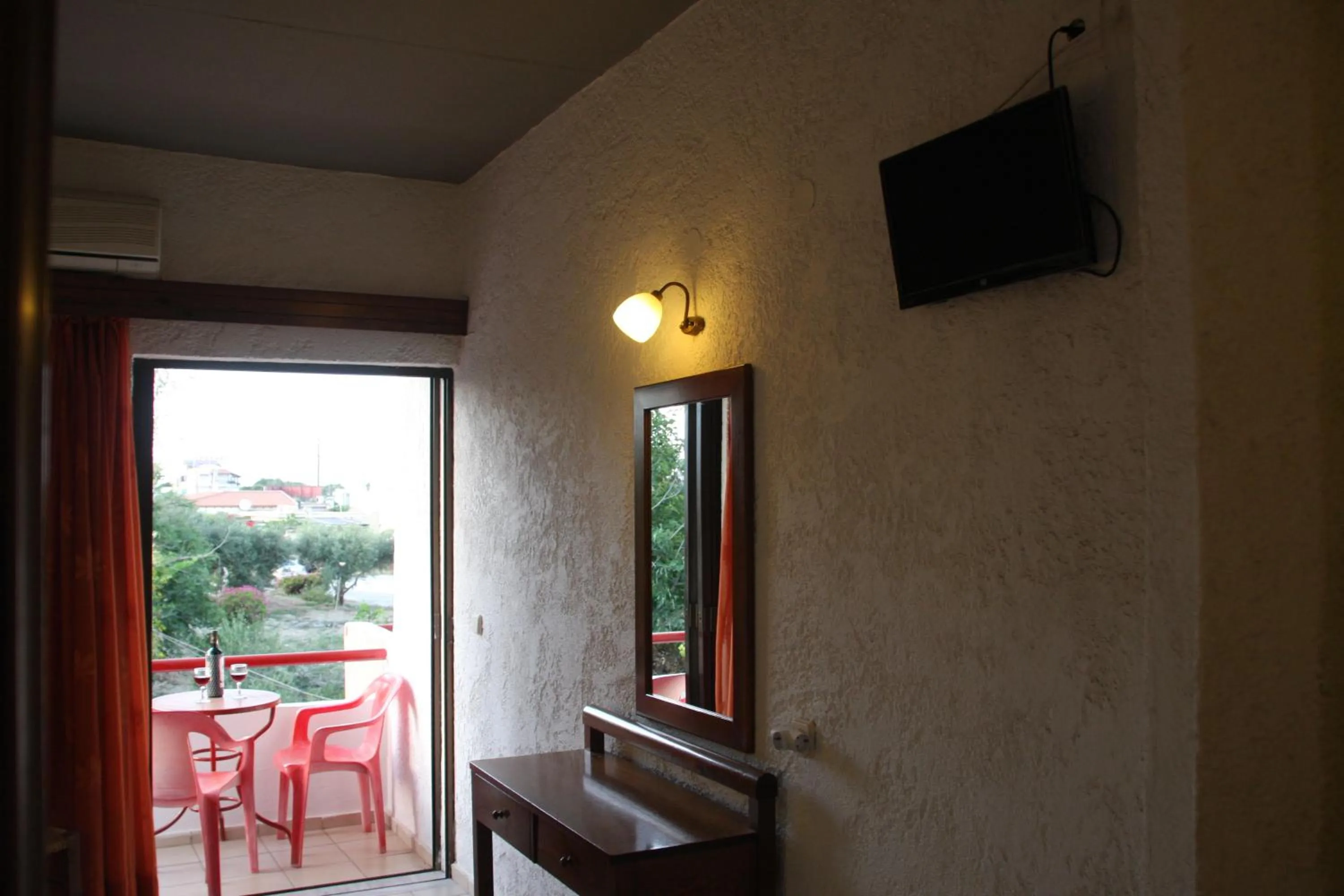 TV and multimedia in Violetta Hotel