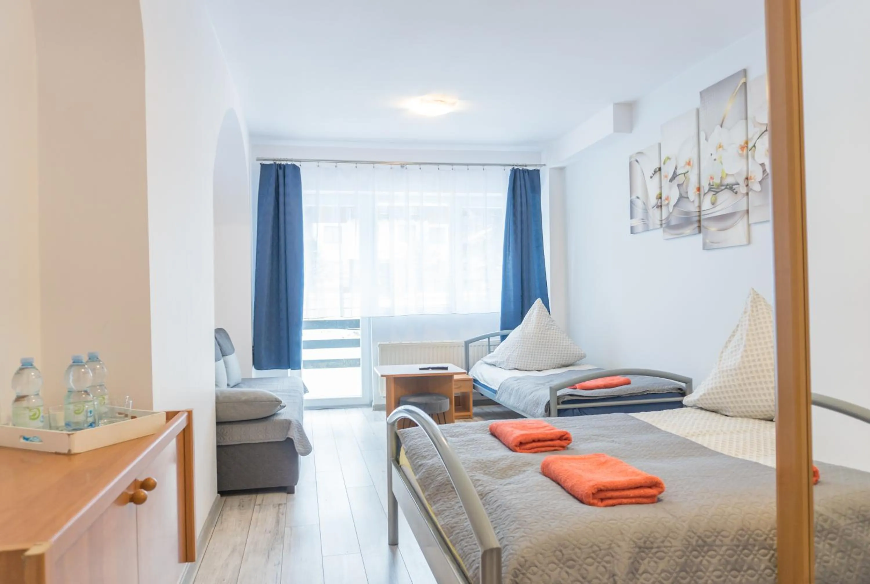 Photo of the whole room, Bed in Malinowy Domek