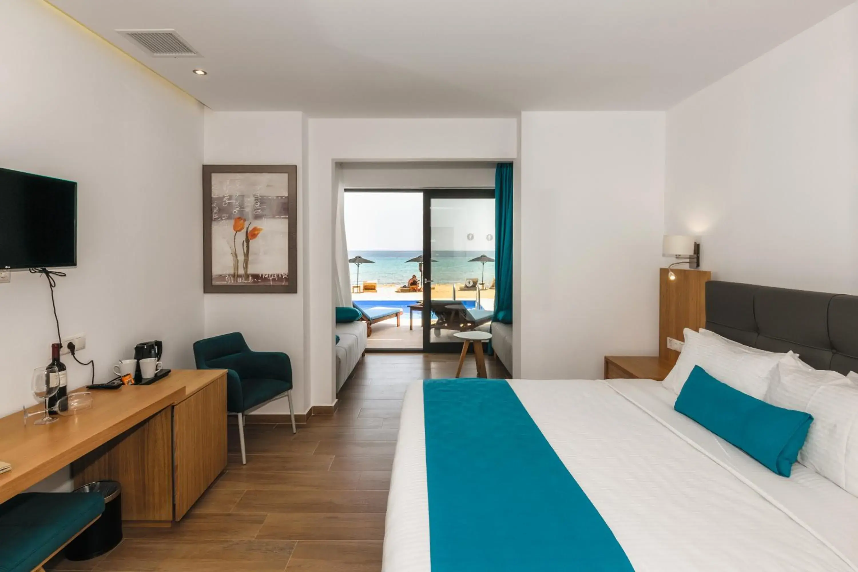 SeaSide Suite with Private Pool in Cavo Orient Beach Hotel & Suites SeaSide Suite with Private Pool in Cavo Orient Beach Hotel & Suites