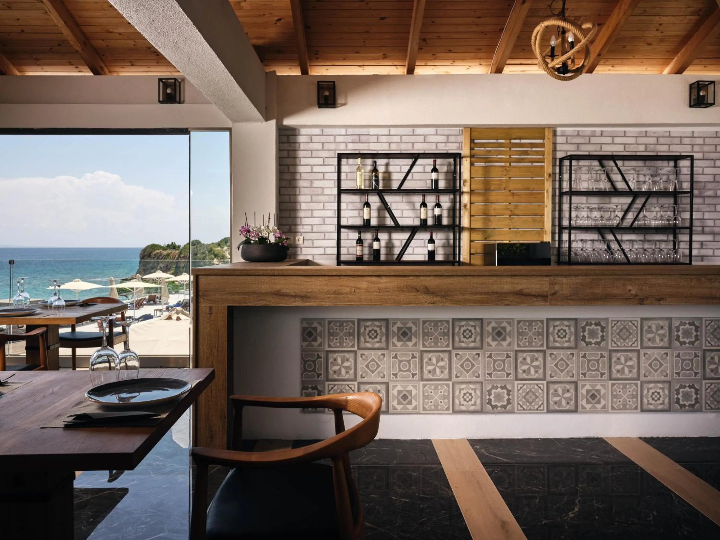 Restaurant/places to eat in Cavo Orient Beach Hotel & Suites