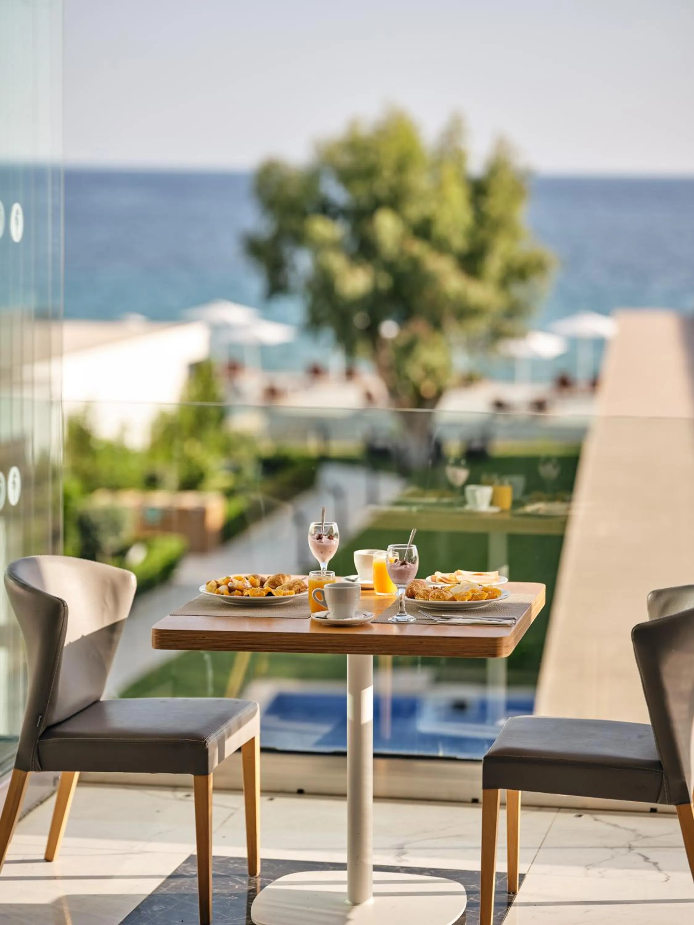 Restaurant/places to eat in Cavo Orient Beach Hotel & Suites