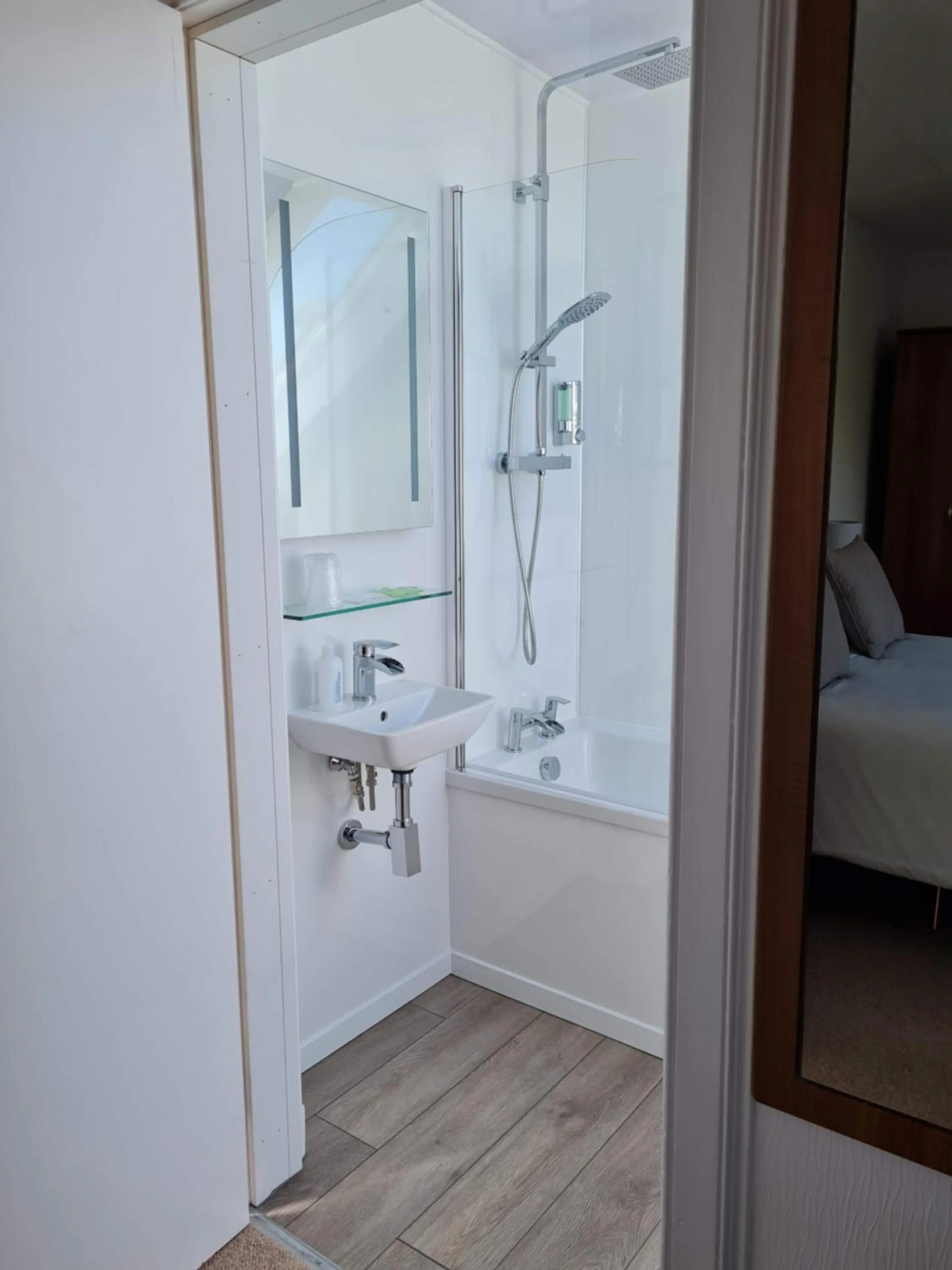 Shower in Ardshiel Hotel