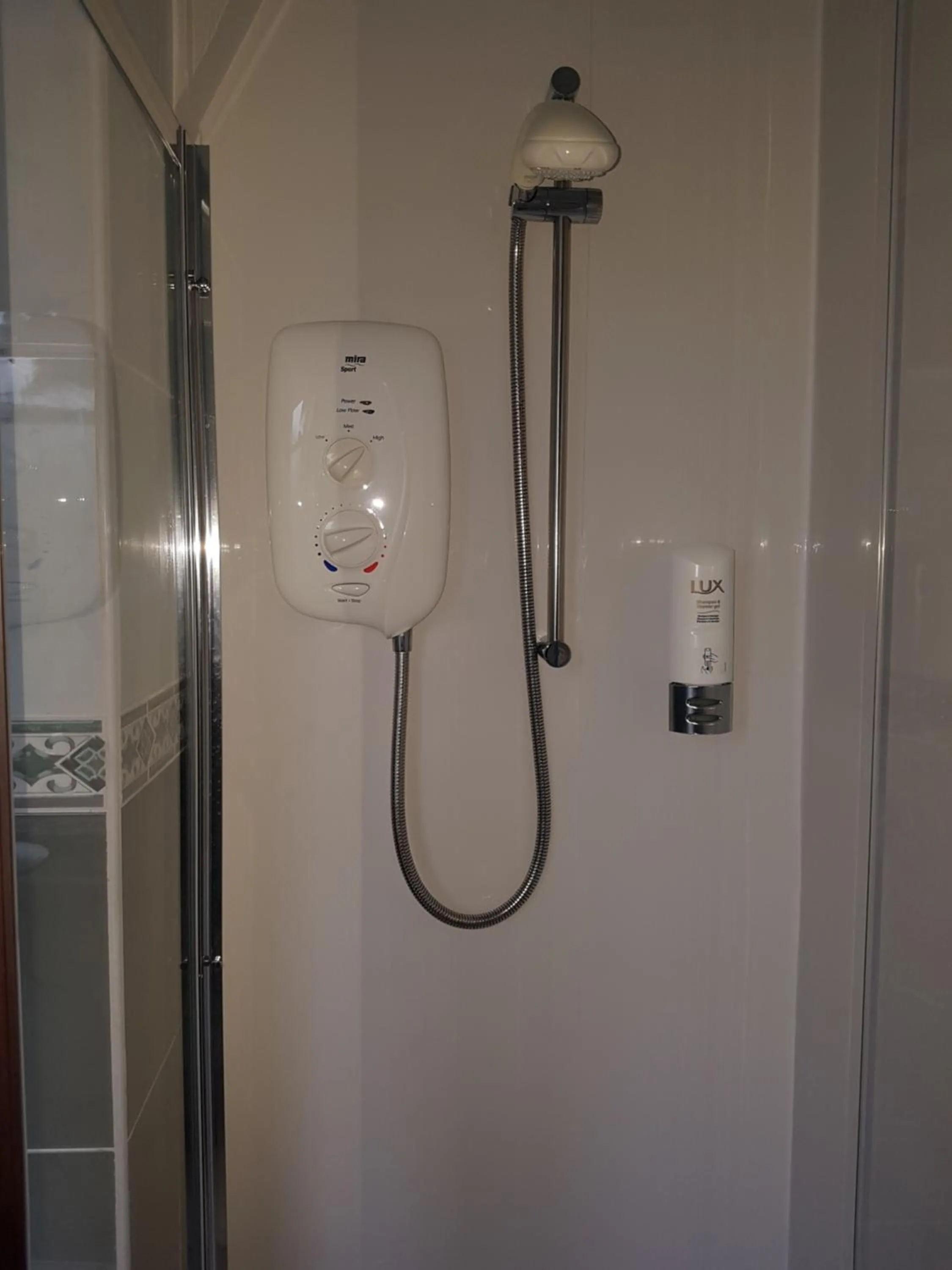 Shower in Ardshiel Hotel