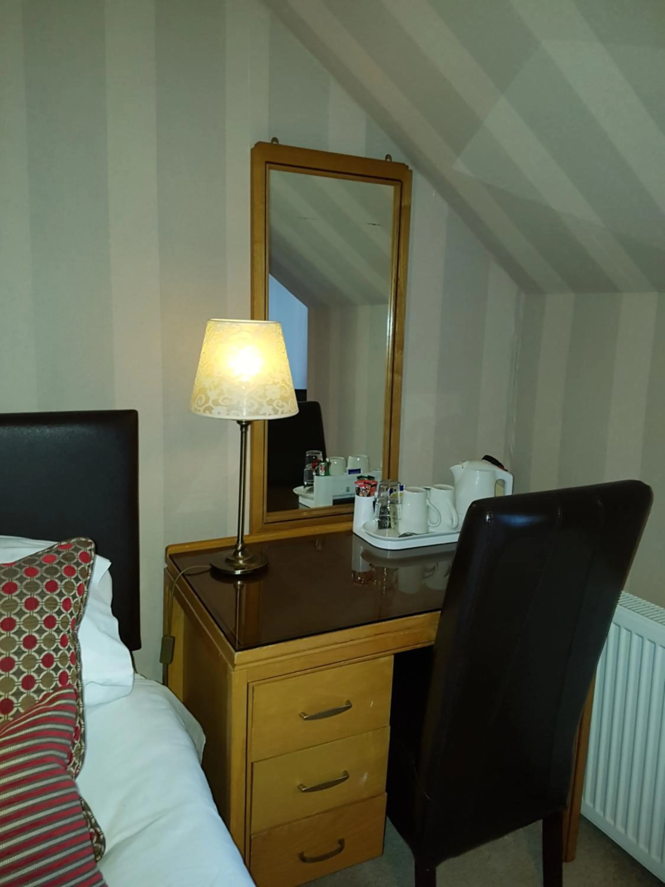 Coffee/tea facilities, Bed in Ardshiel Hotel