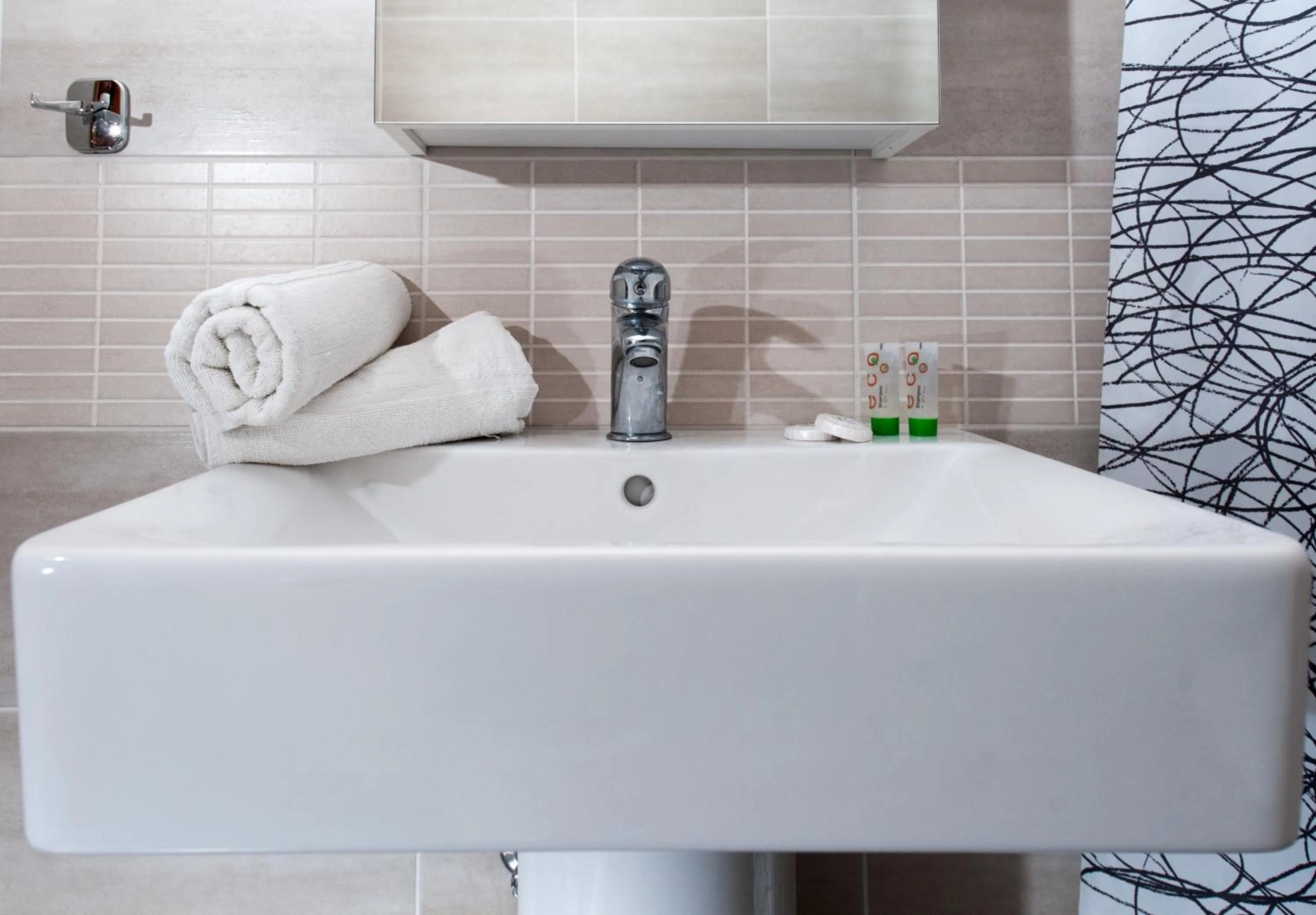 Bathroom in Alkinoos Beach Hotel