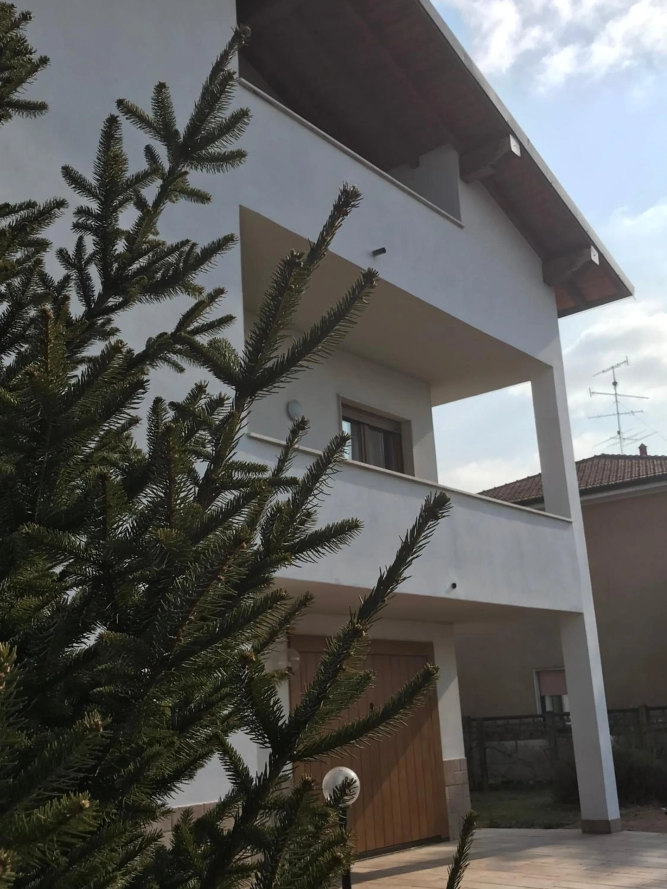 Facade/entrance in Color House Malpensa B&B