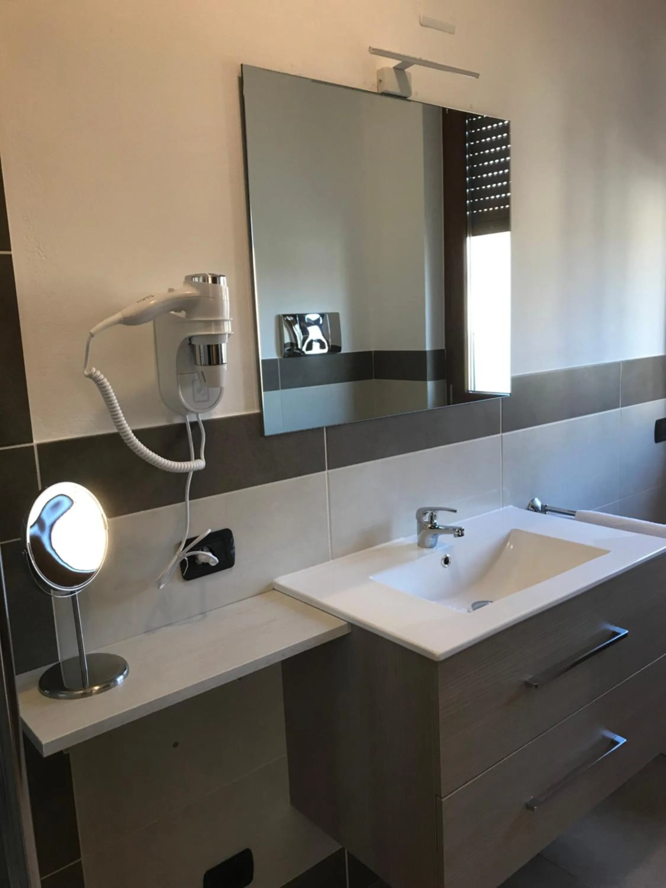 Bathroom in Color House Malpensa B&B