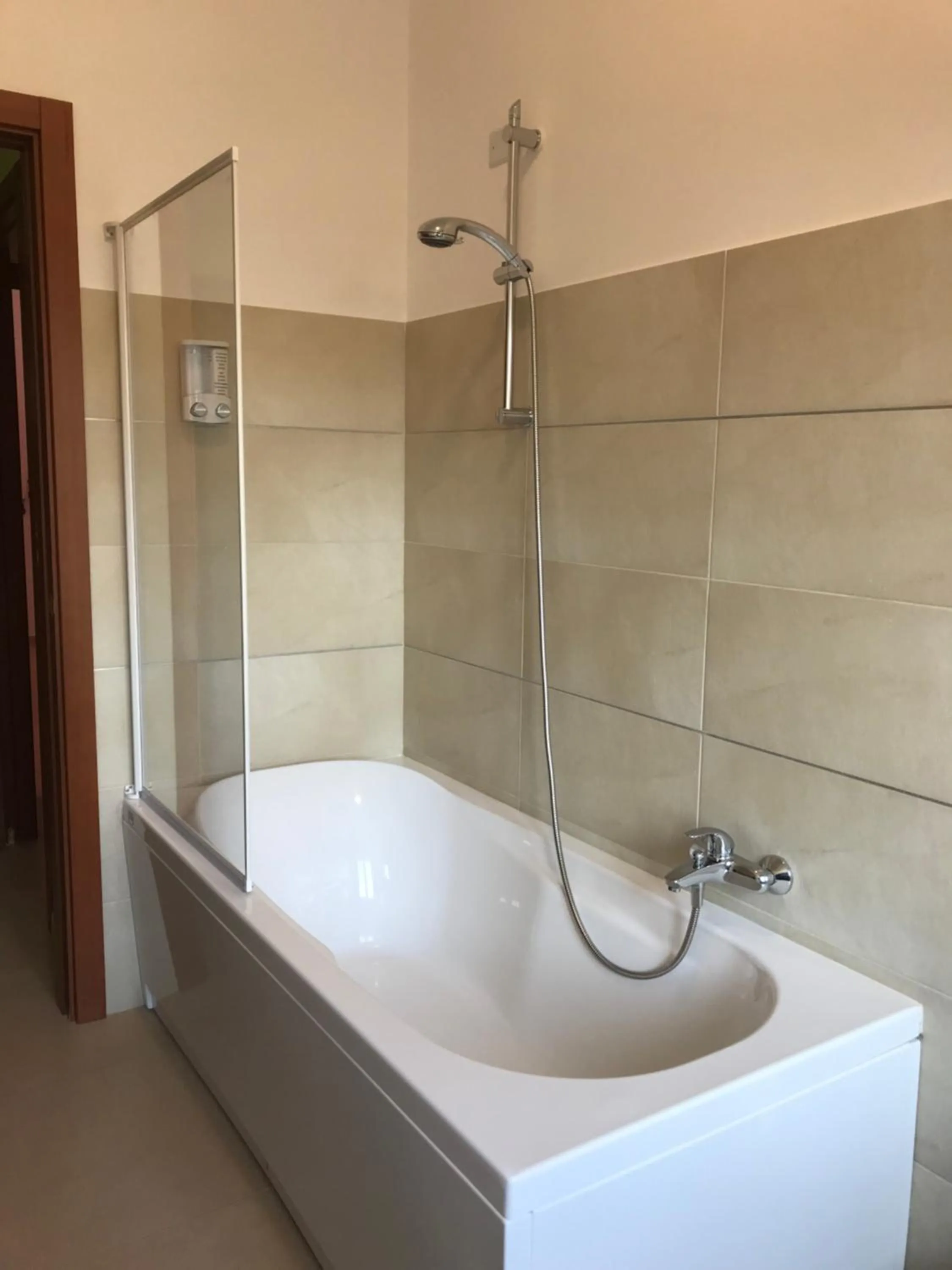 Bathroom in Color House Malpensa B&B