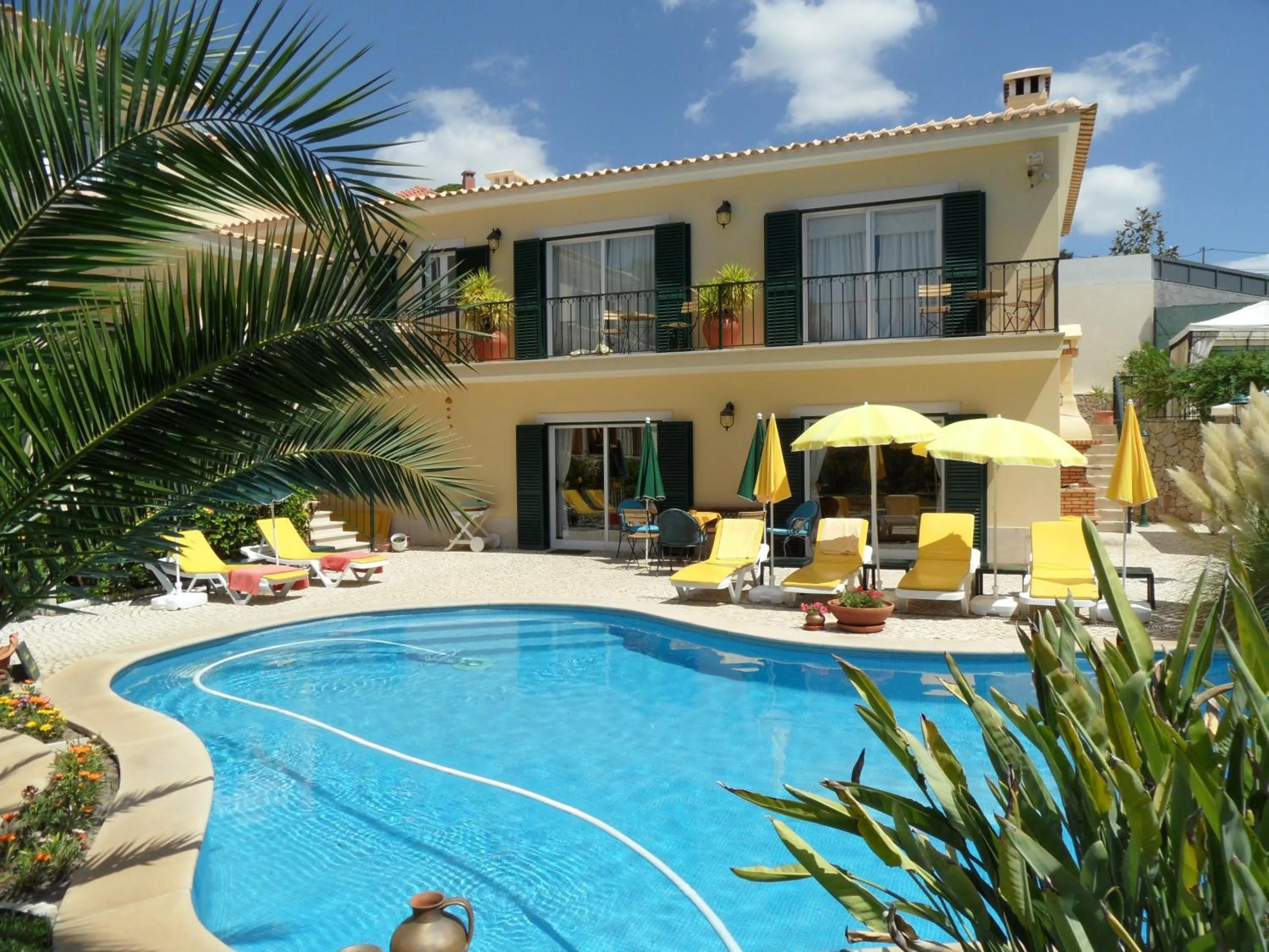 Property building in Vila De Sol