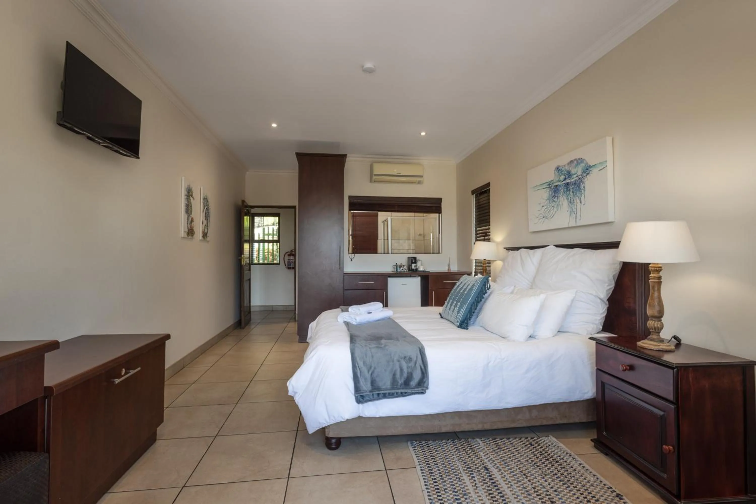 TV and multimedia, Bed in Kitesview Bed and Breakfast