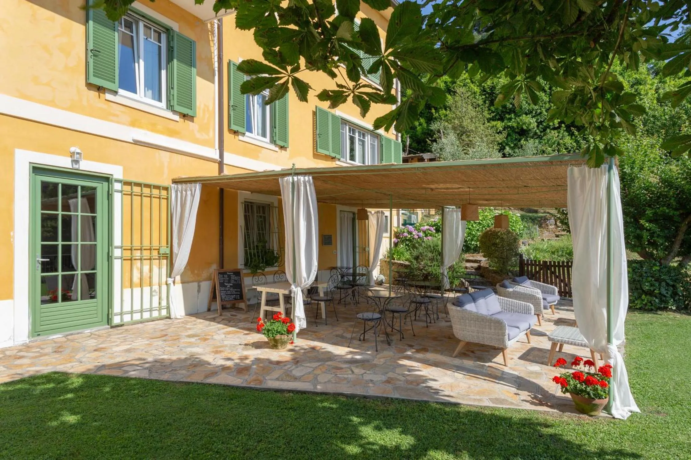 Property building in Villa Borgovecchio B&B