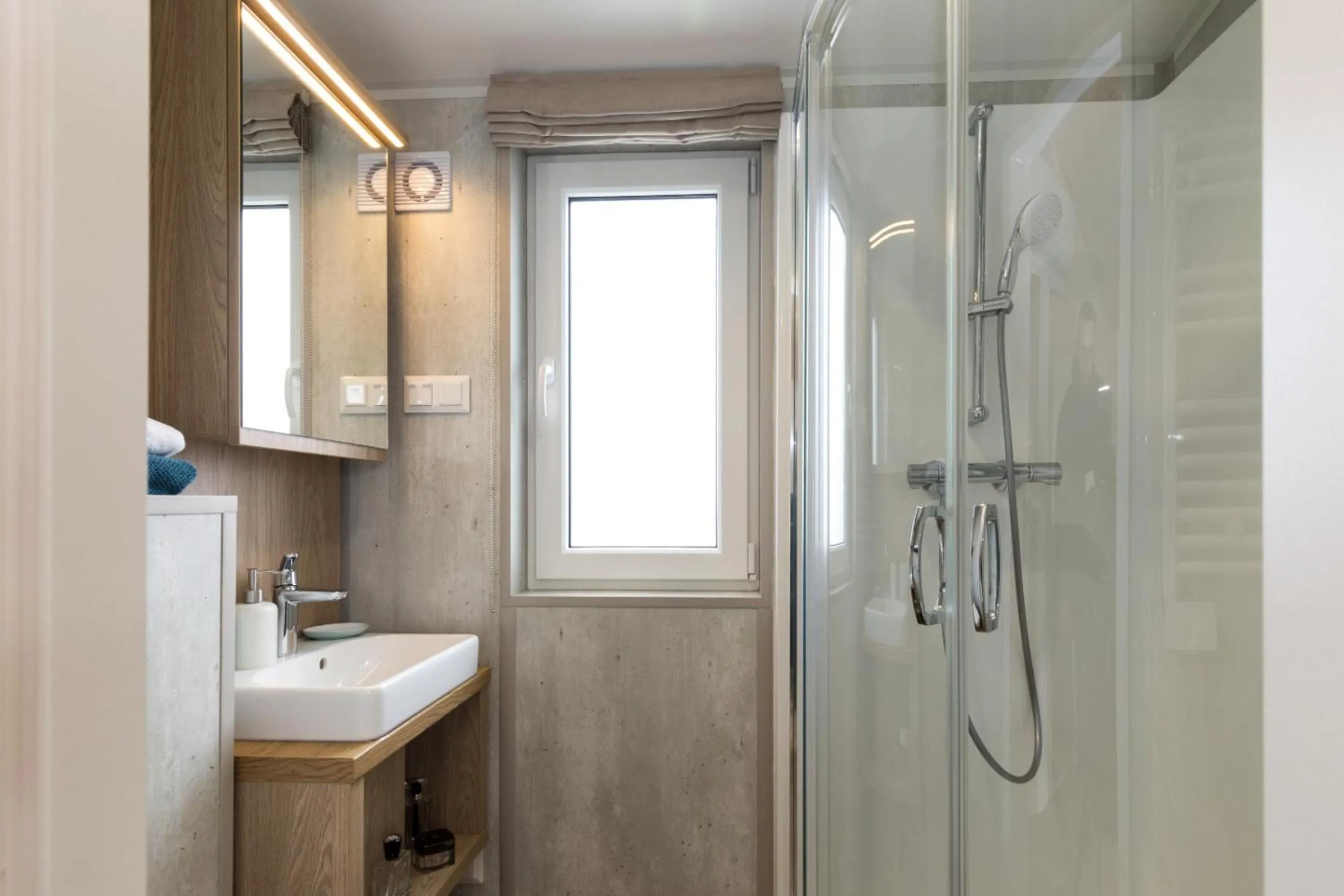 Shower in Sunny Hotel Straubing