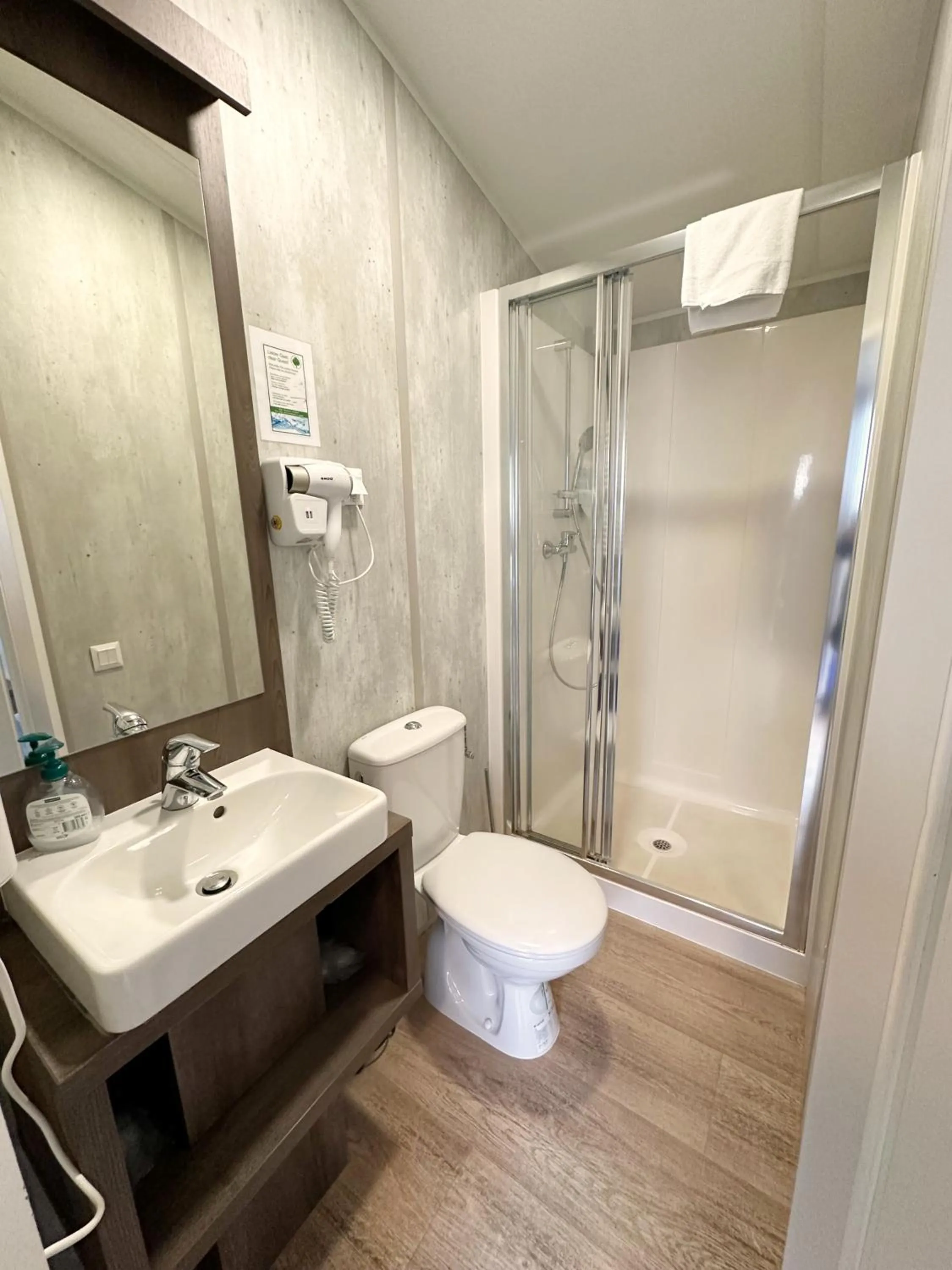 Shower in Sunny Hotel Straubing