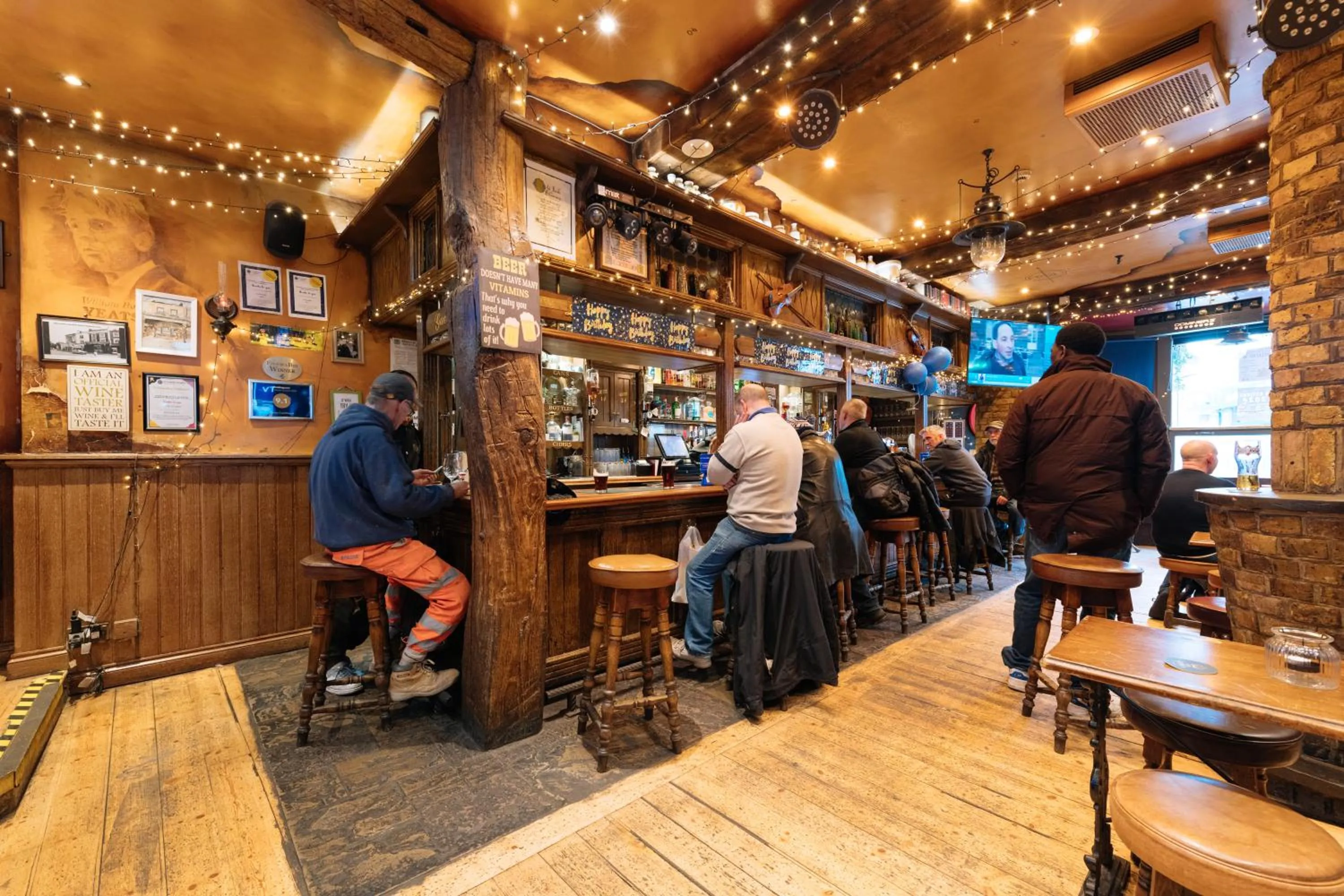 The Crown Pub & Guesthouse