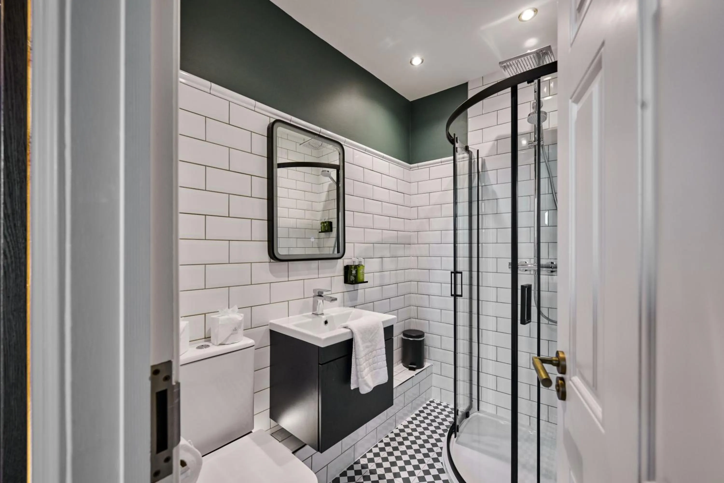 The Crown Pub & Guesthouse