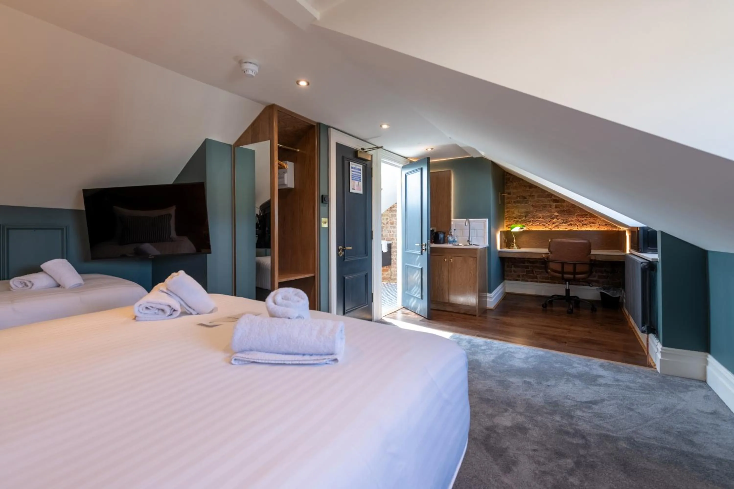 Bed in The Crown Pub & Guesthouse