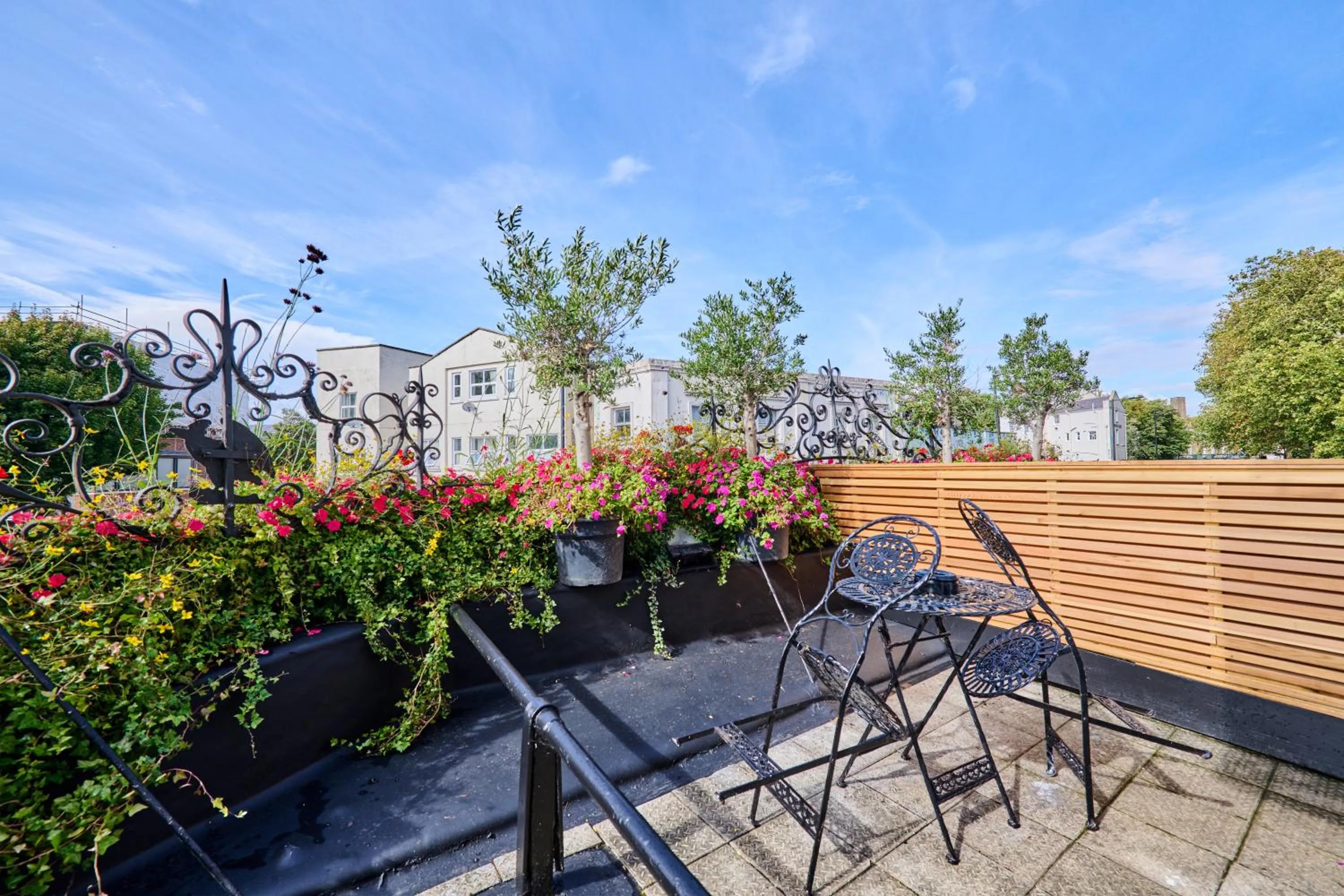 The Crown Pub & Guesthouse