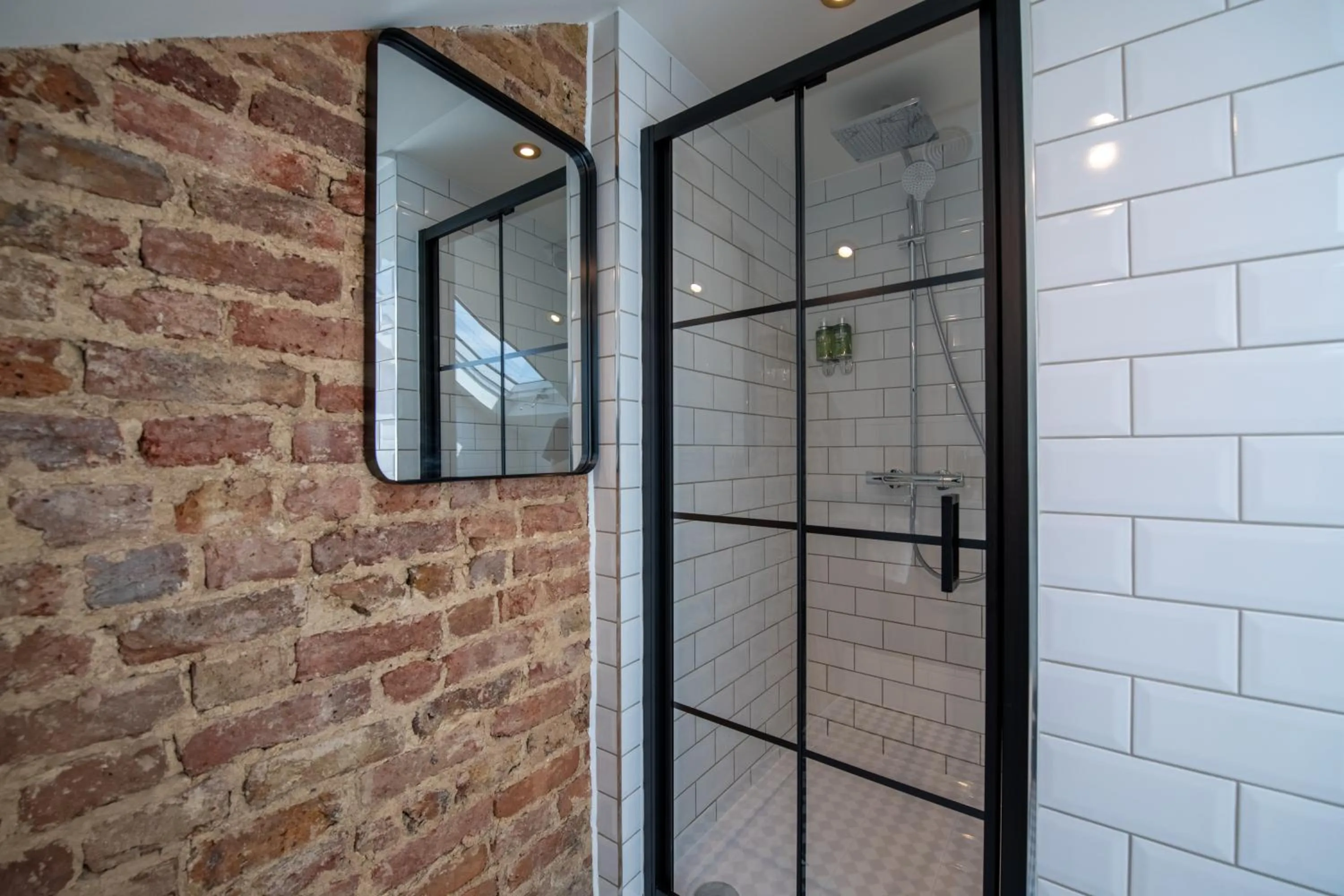 The Crown Pub & Guesthouse