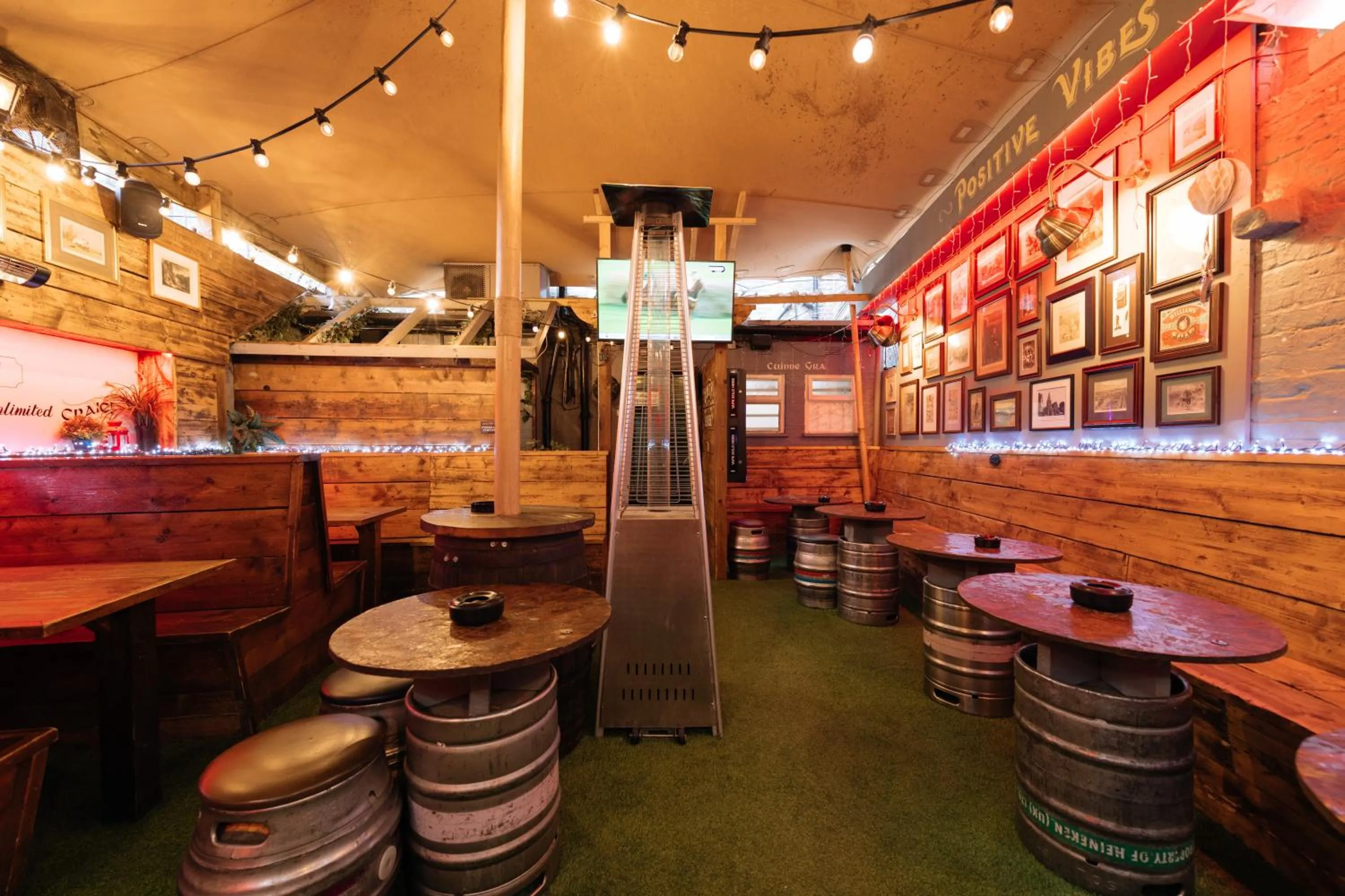 The Crown Pub & Guesthouse