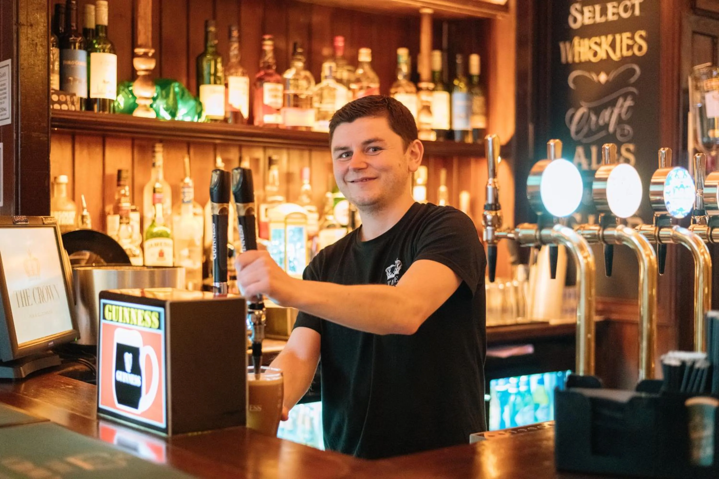 The Crown Pub & Guesthouse