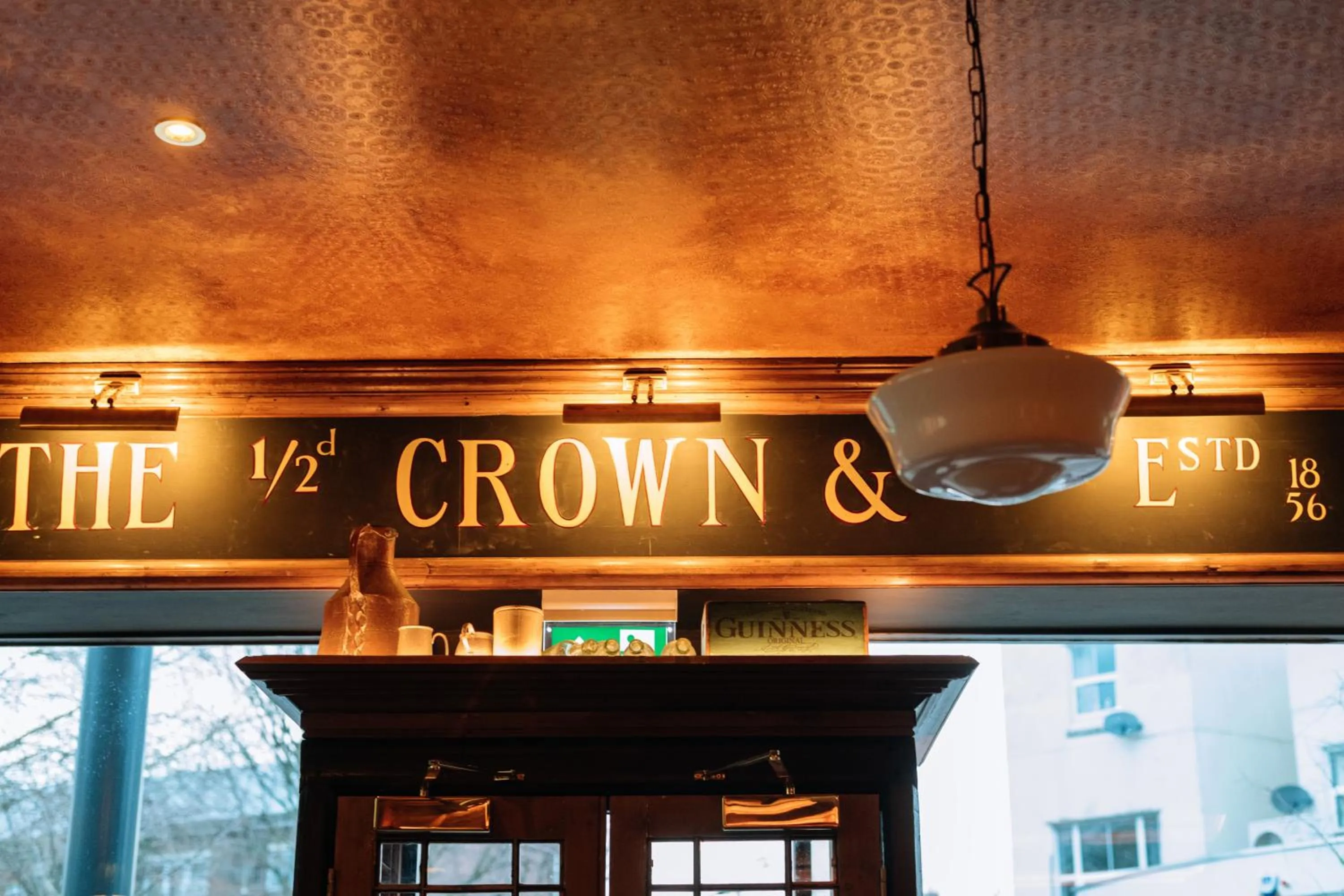 The Crown Pub & Guesthouse
