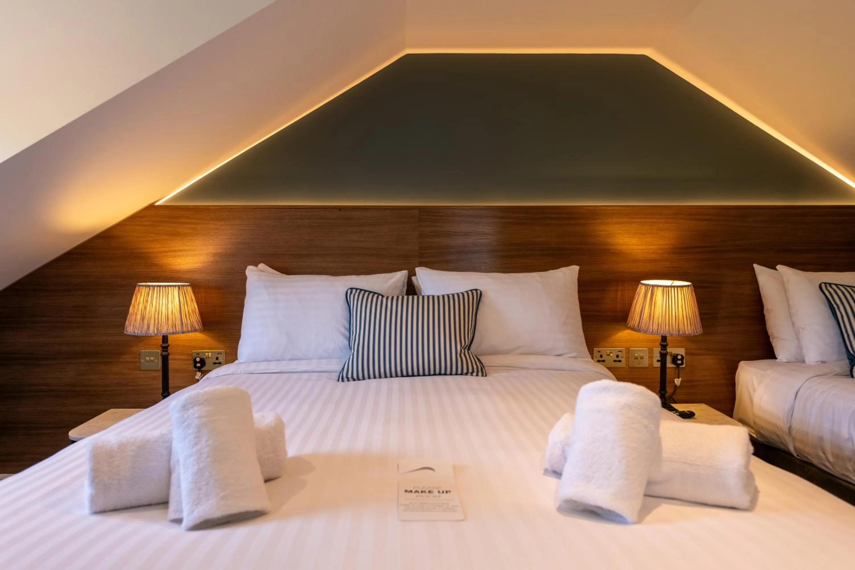 Bed in The Crown Pub & Guesthouse