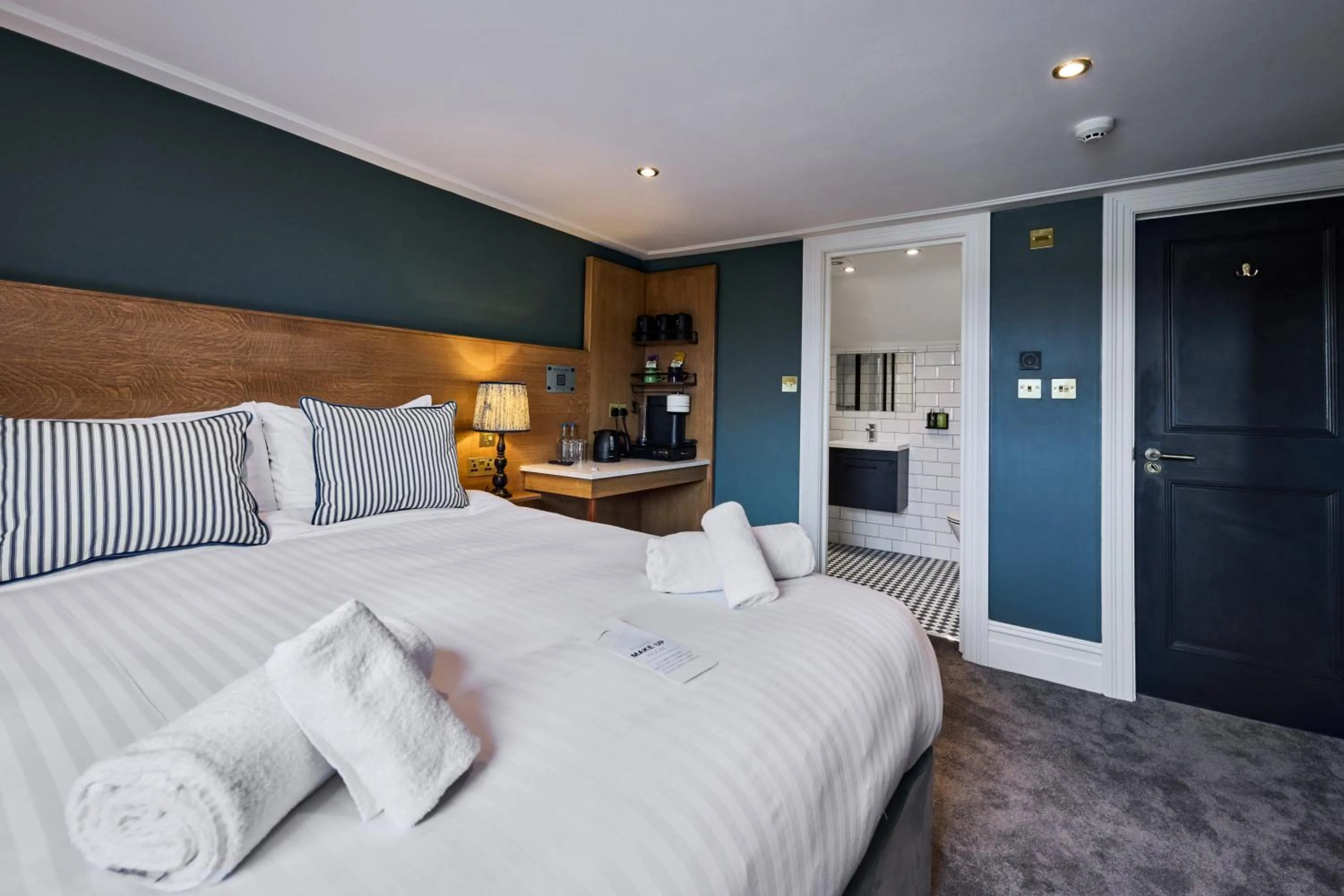 Bed in The Crown Pub & Guesthouse