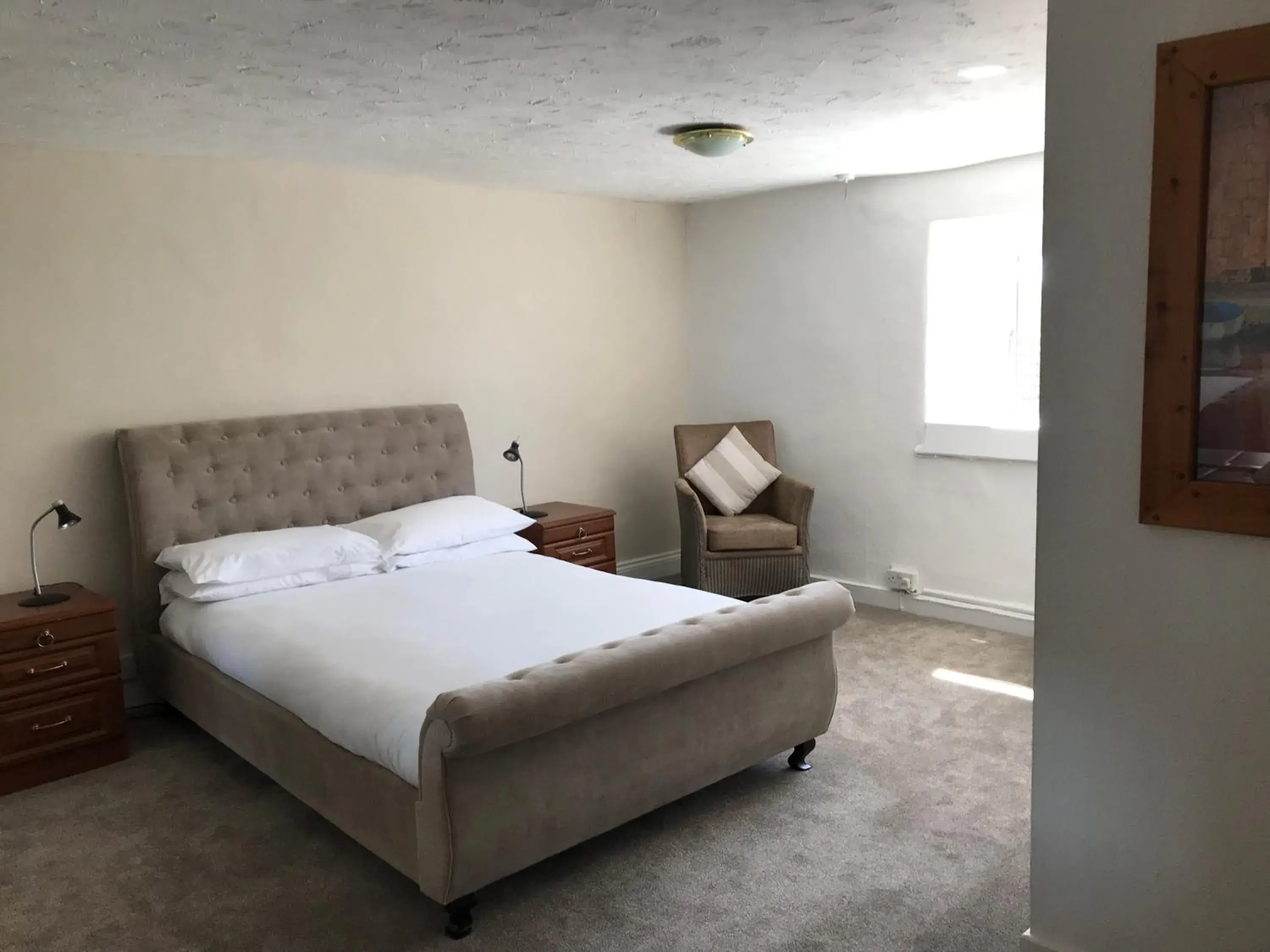 Double Room with Private Bathroom - single occupancy in The White Hart Hotel Double Room with Private Bathroom - single occupancy in The White Hart Hotel