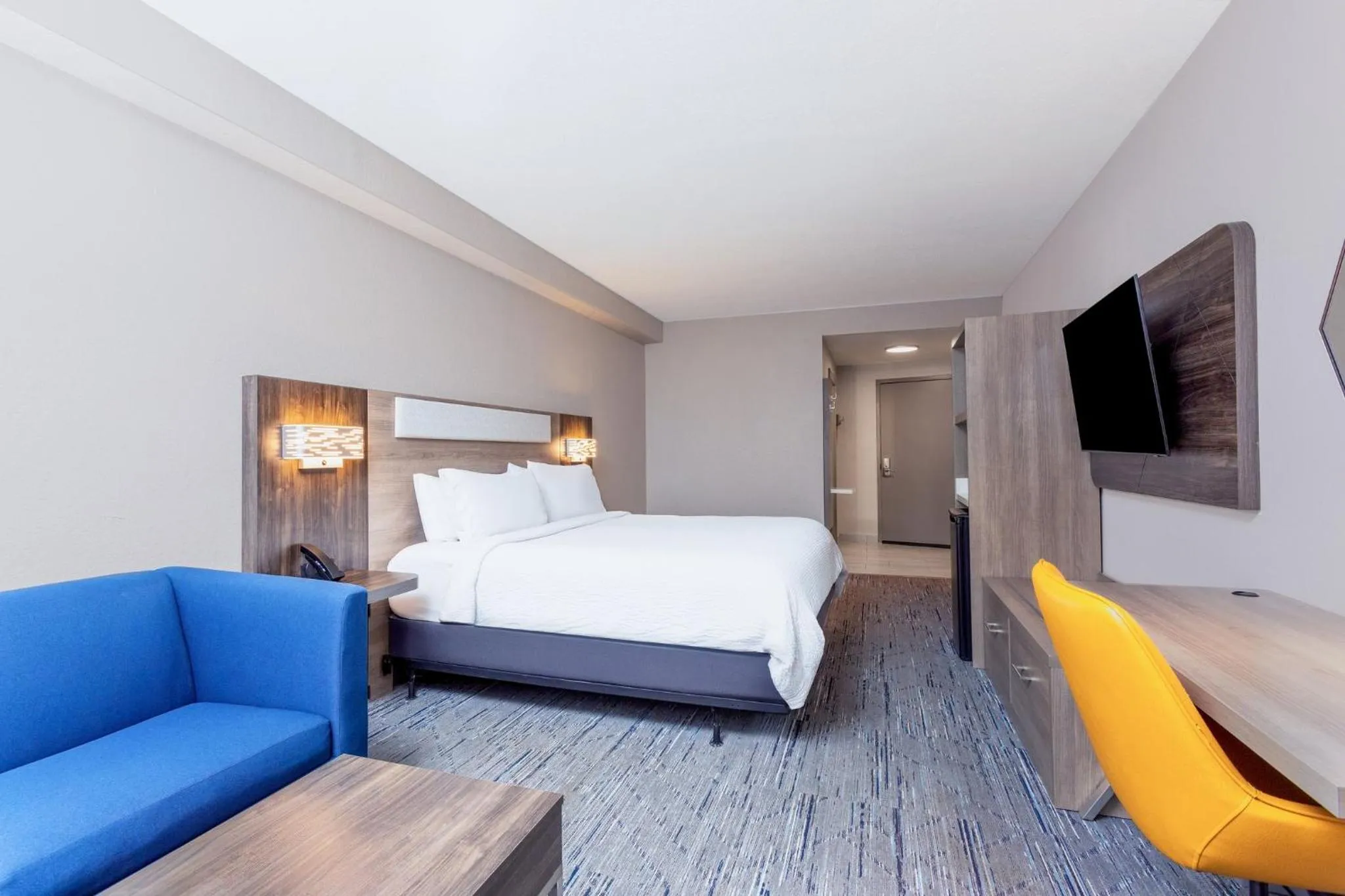 Photo of the whole room, Bed in Holiday Inn Express & Suites Ormond Beach - North Daytona by IHG