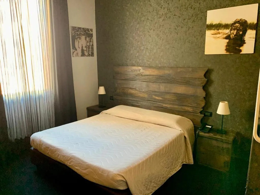 Bedroom, Bed in Hotel Bella 'Mbriana