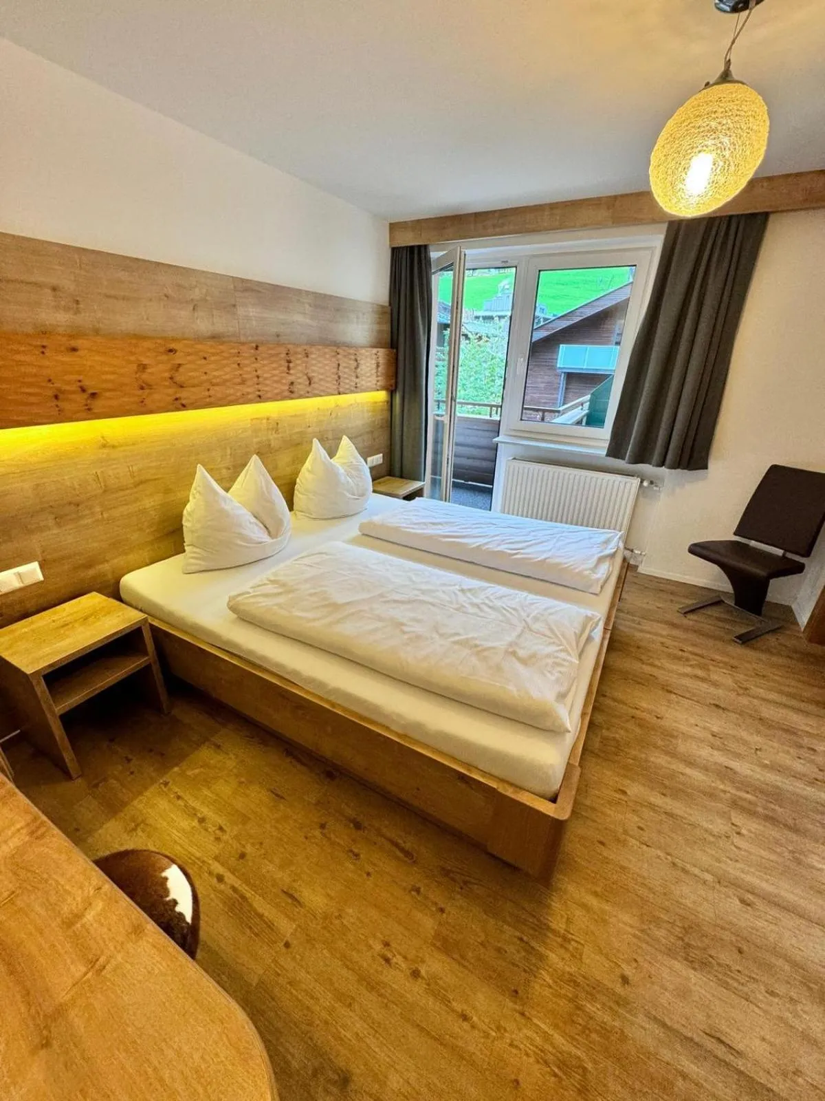 Bed in Pension Ahorn