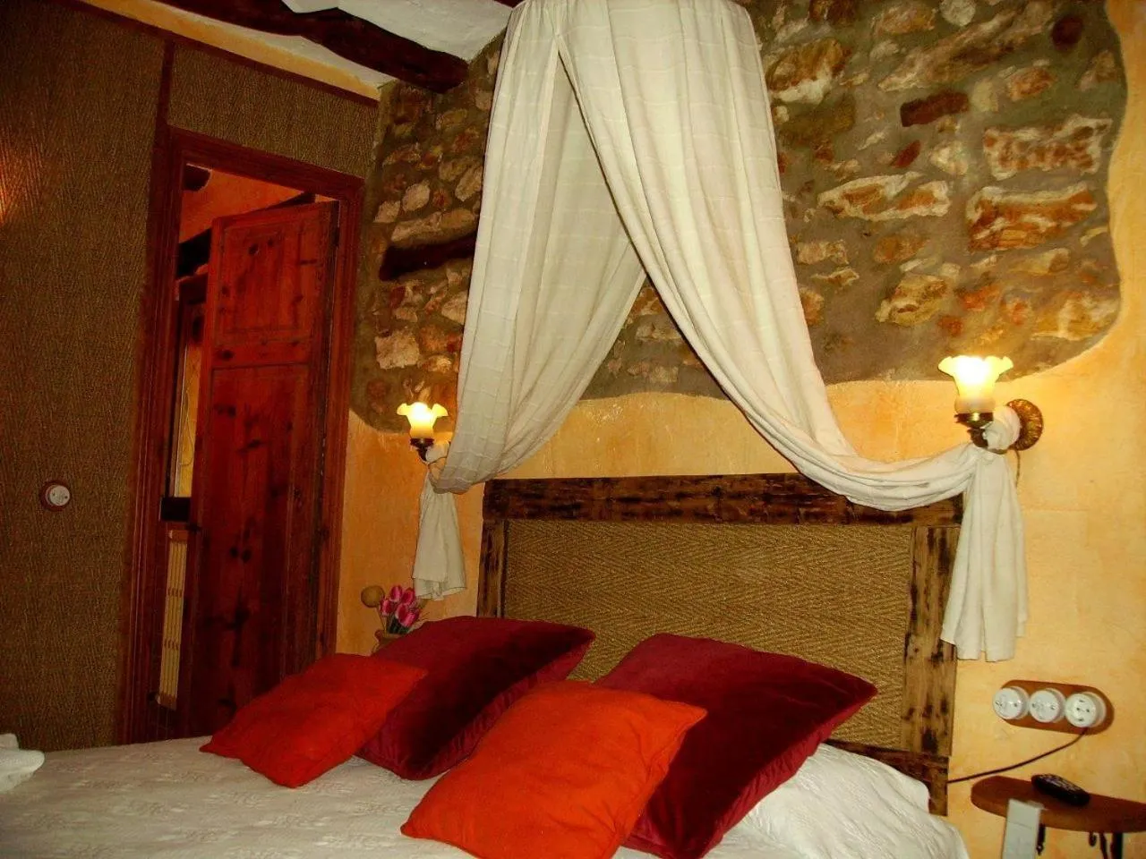 Bed in Les Vinyes Alojamiento Rural Boutique & SPA