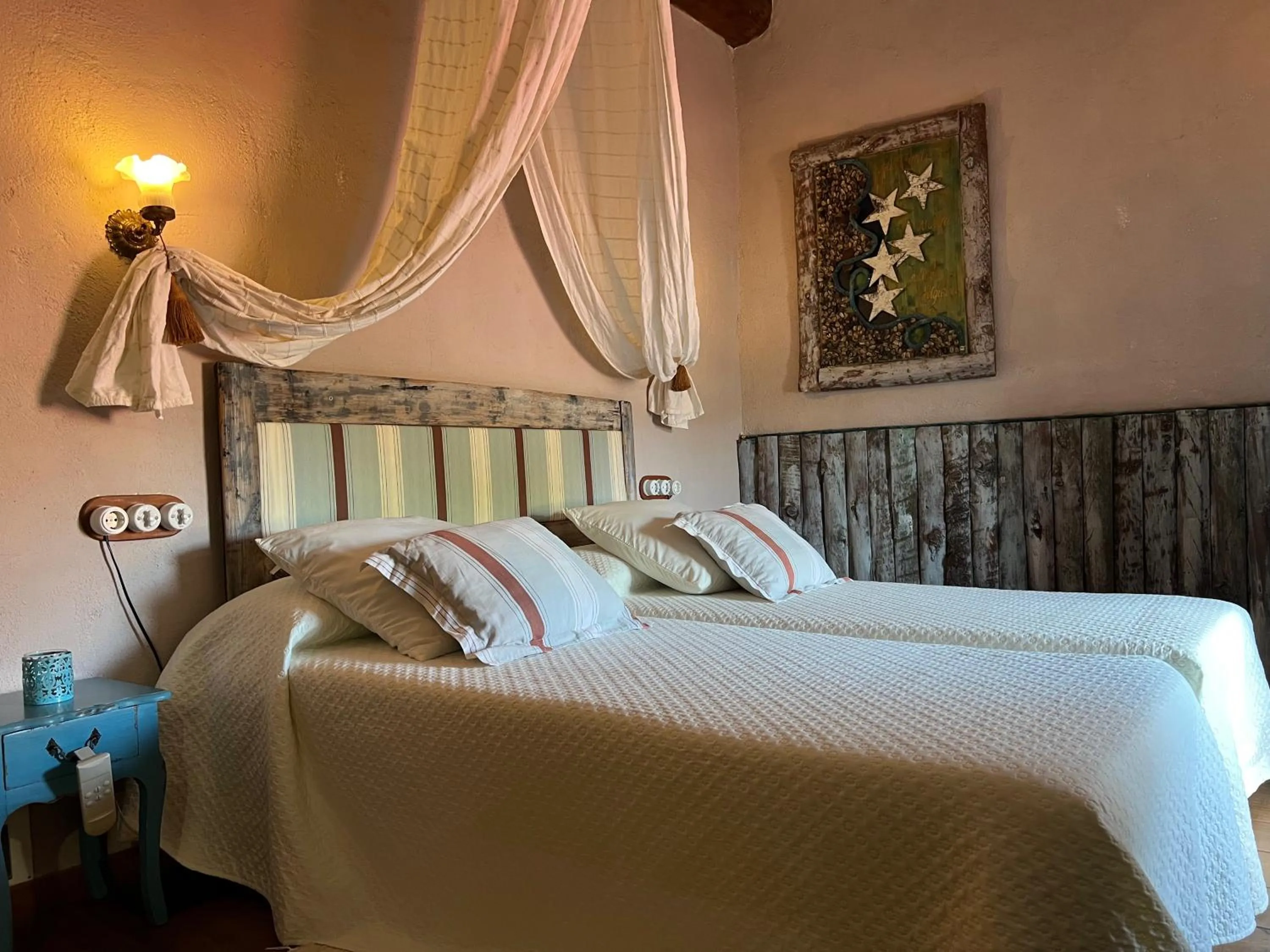 Bed in Les Vinyes Alojamiento Rural Boutique & SPA
