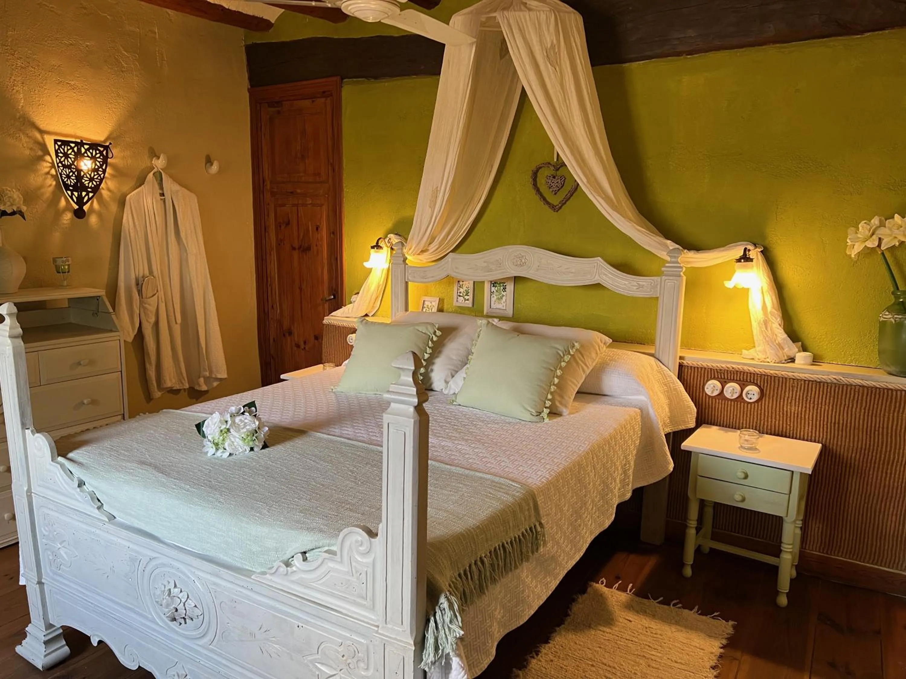 Bed in Les Vinyes Alojamiento Rural Boutique & SPA