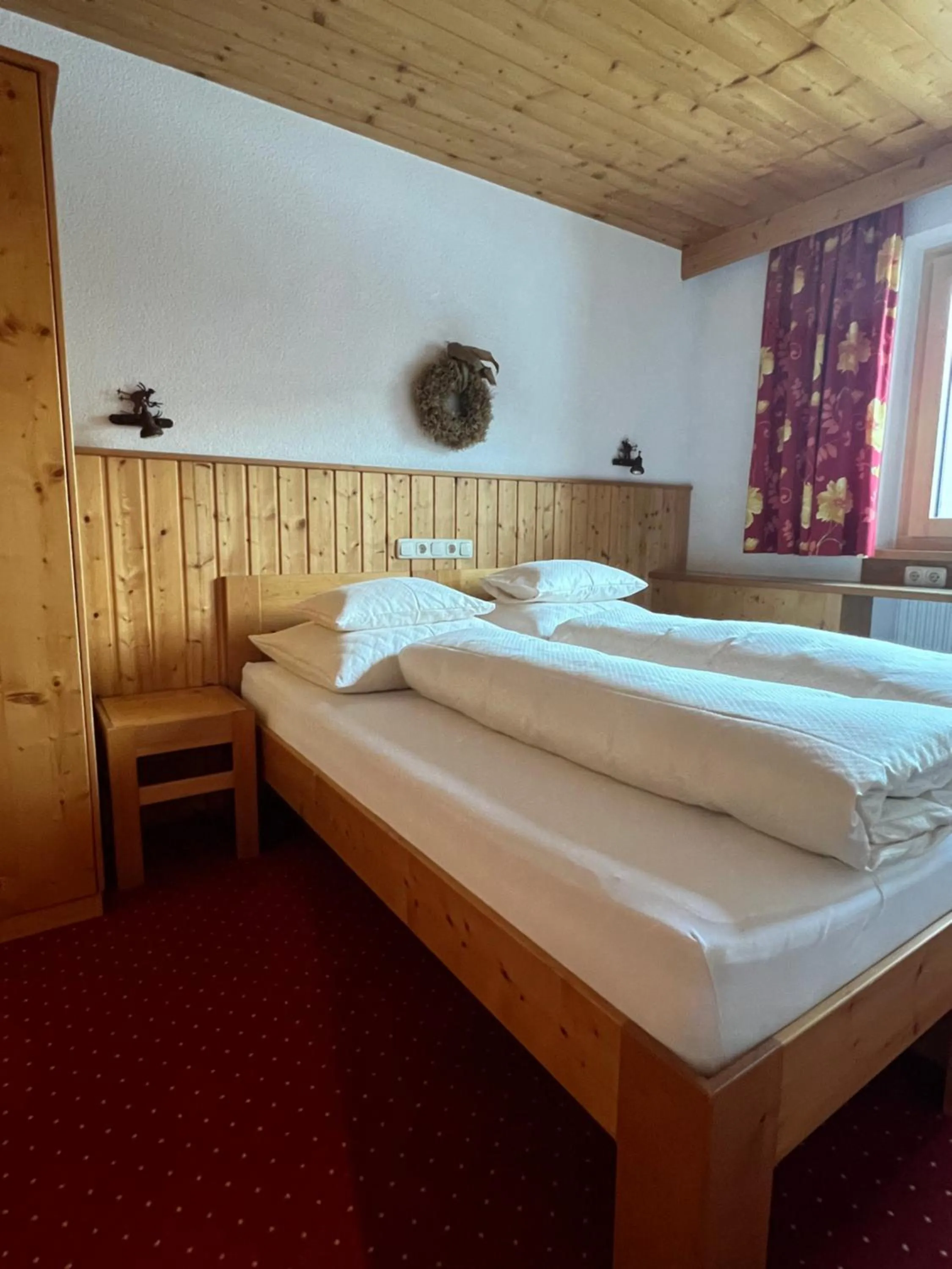 Bed in Appartements Birkenhof