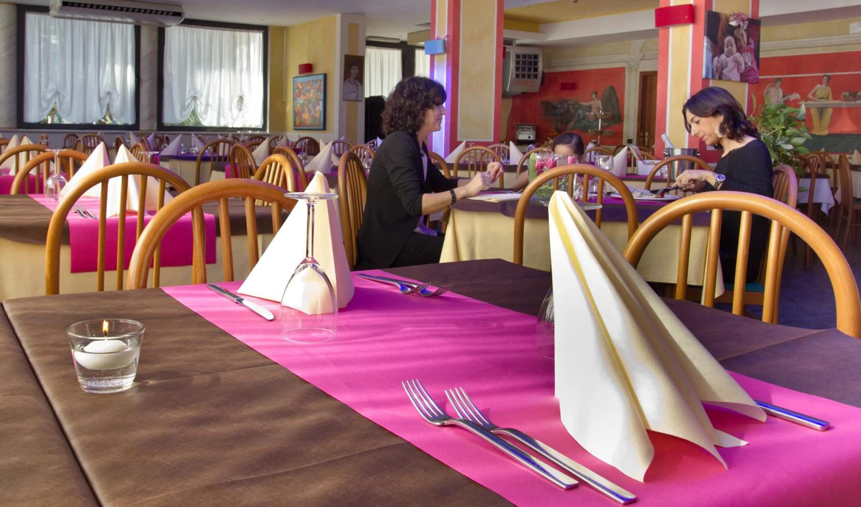 Guests in Hotel La Fenice