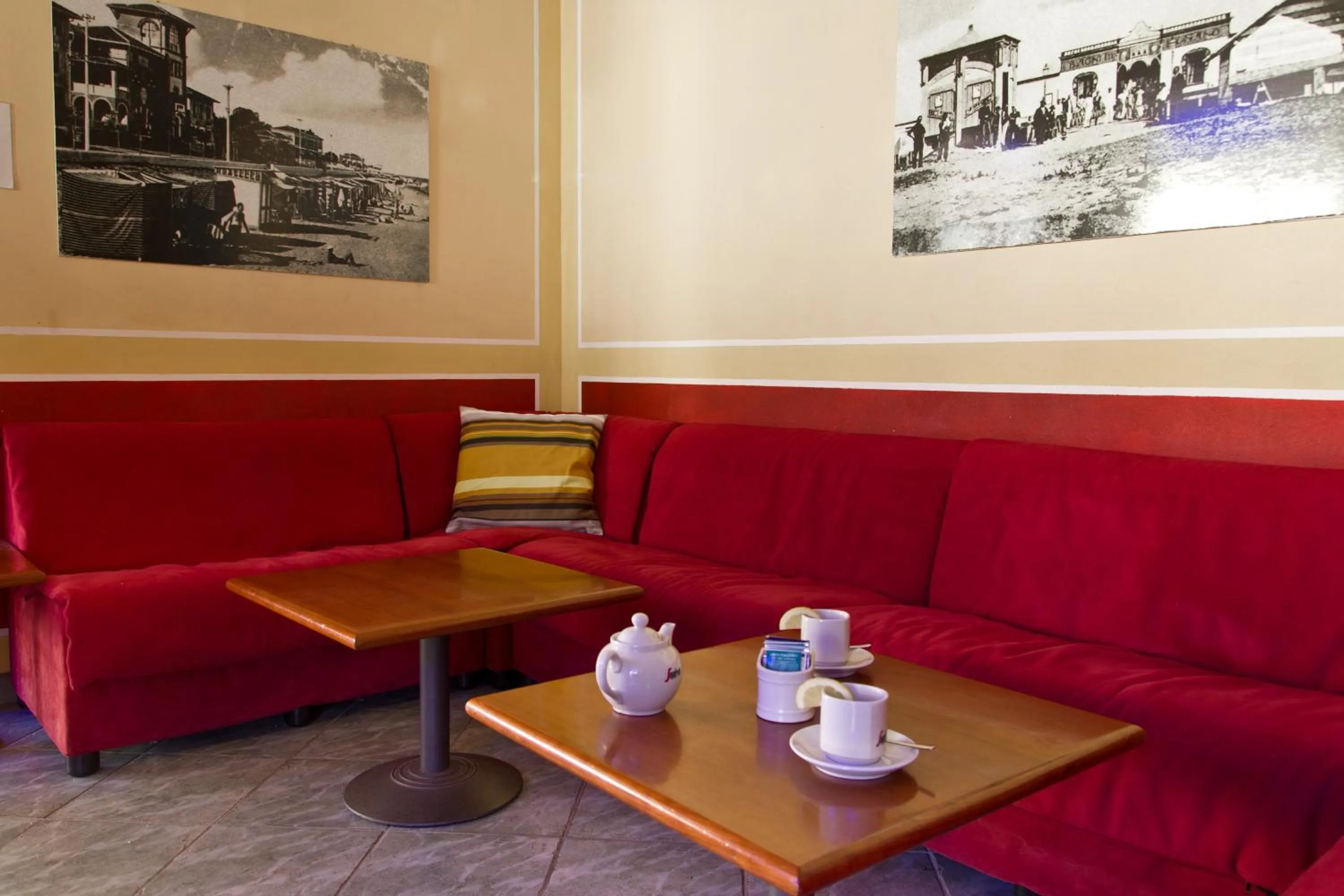 Coffee/tea facilities in Hotel La Fenice