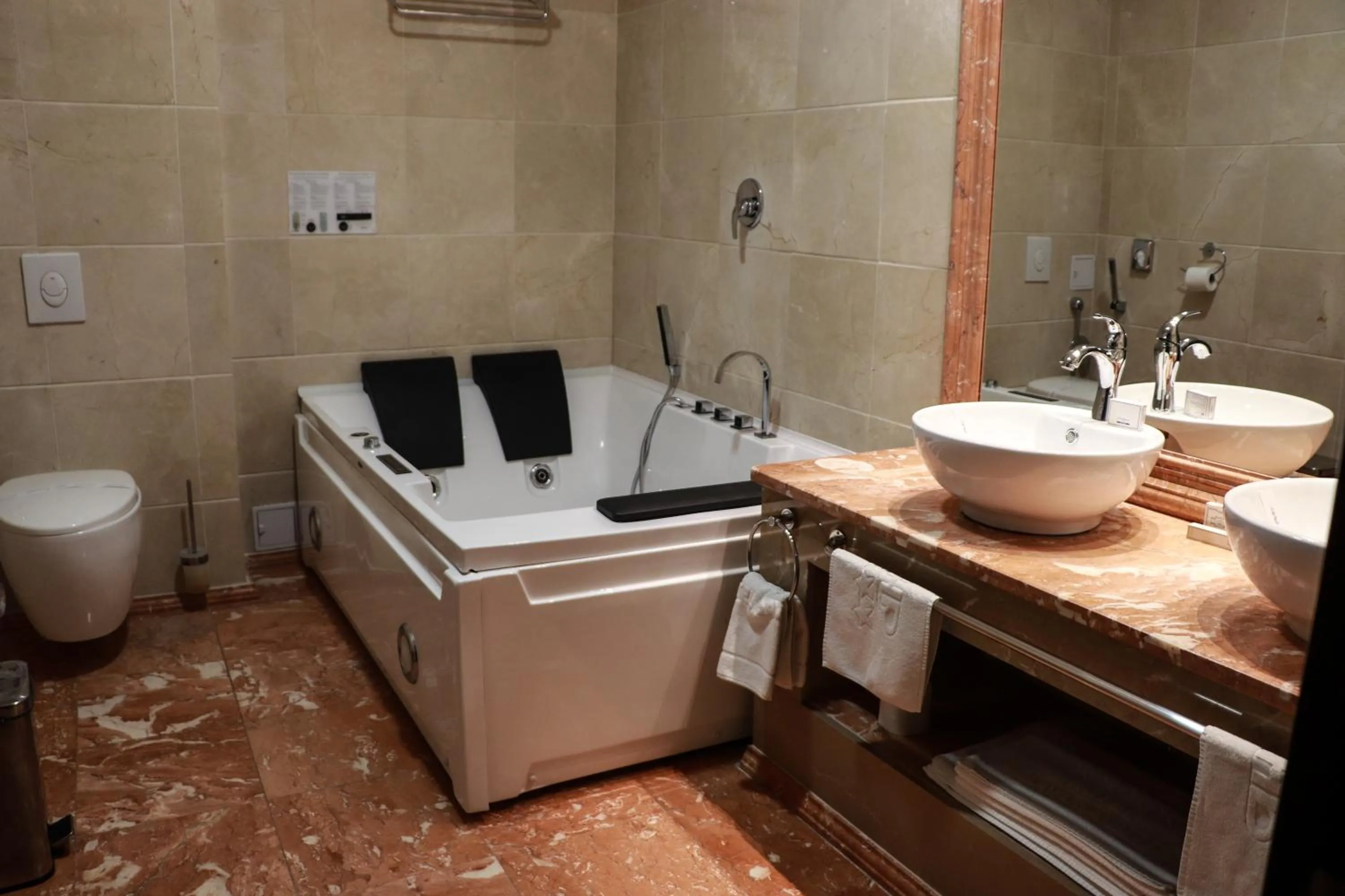 Bavaria Blu Hotel and Conference Centre