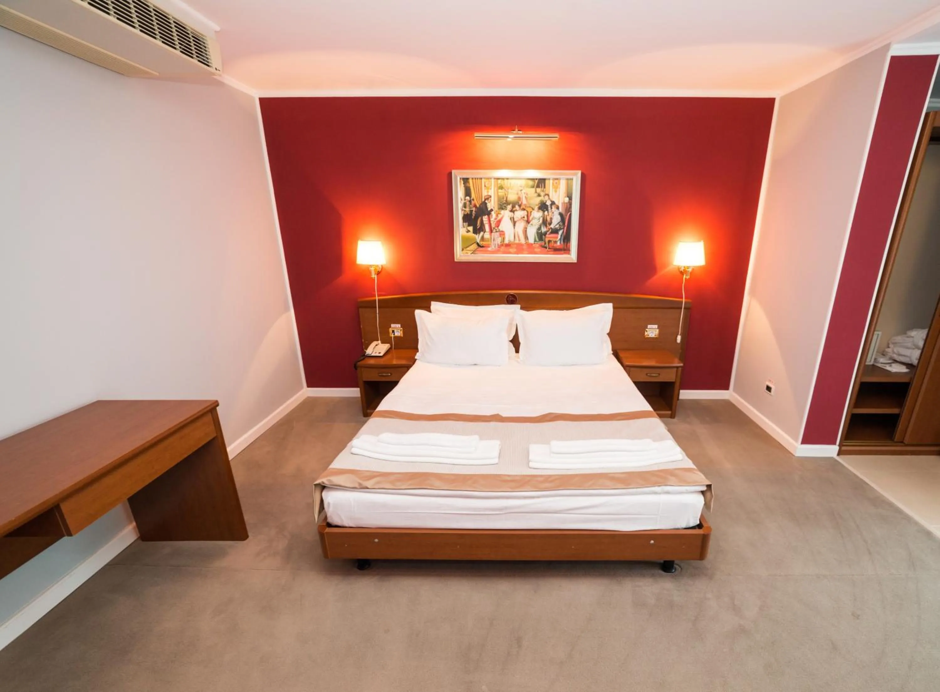 Photo of the whole room, Bed in Bavaria Blu Hotel and Conference Centre