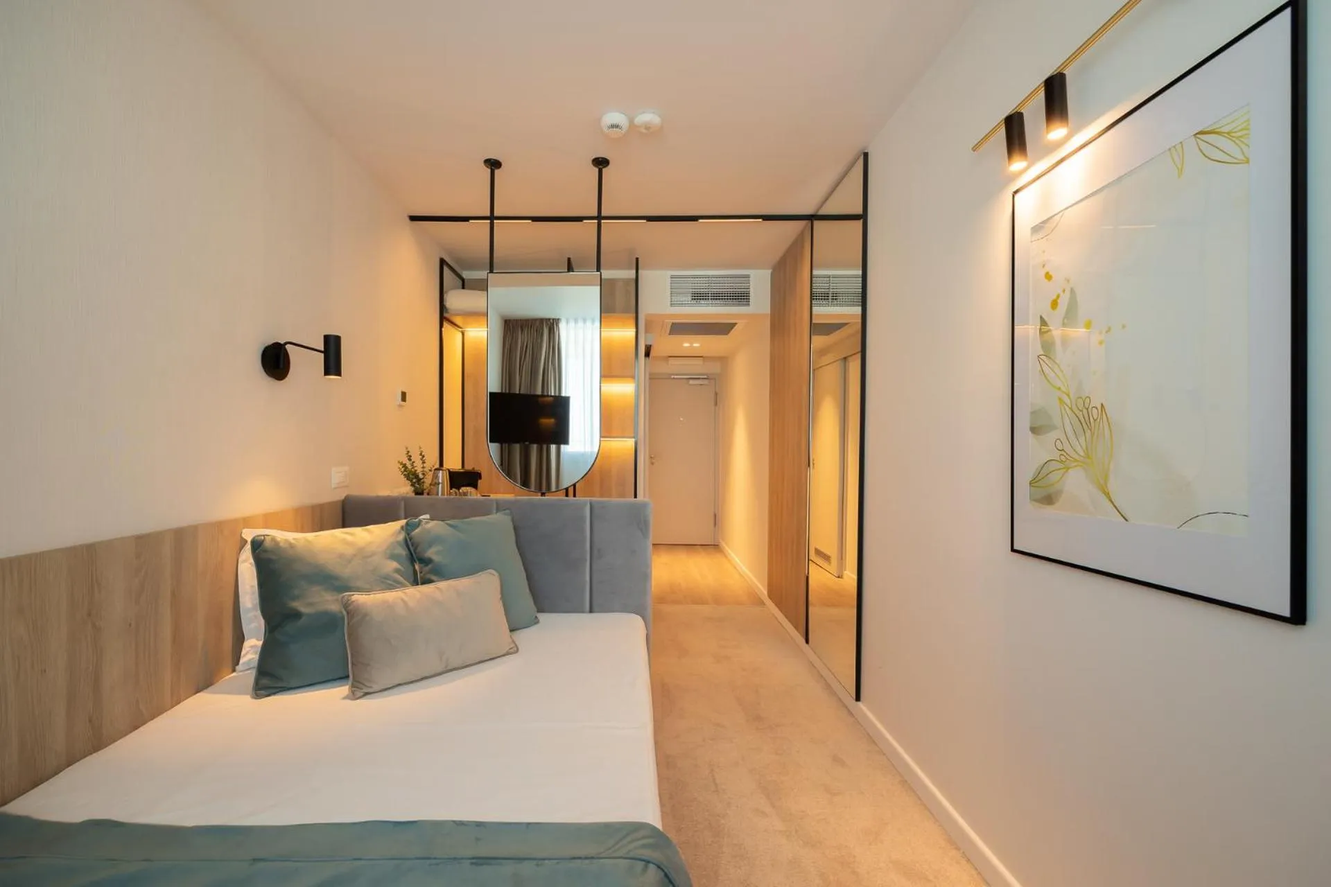 Bed in Bavaria Blu Hotel and Conference Centre