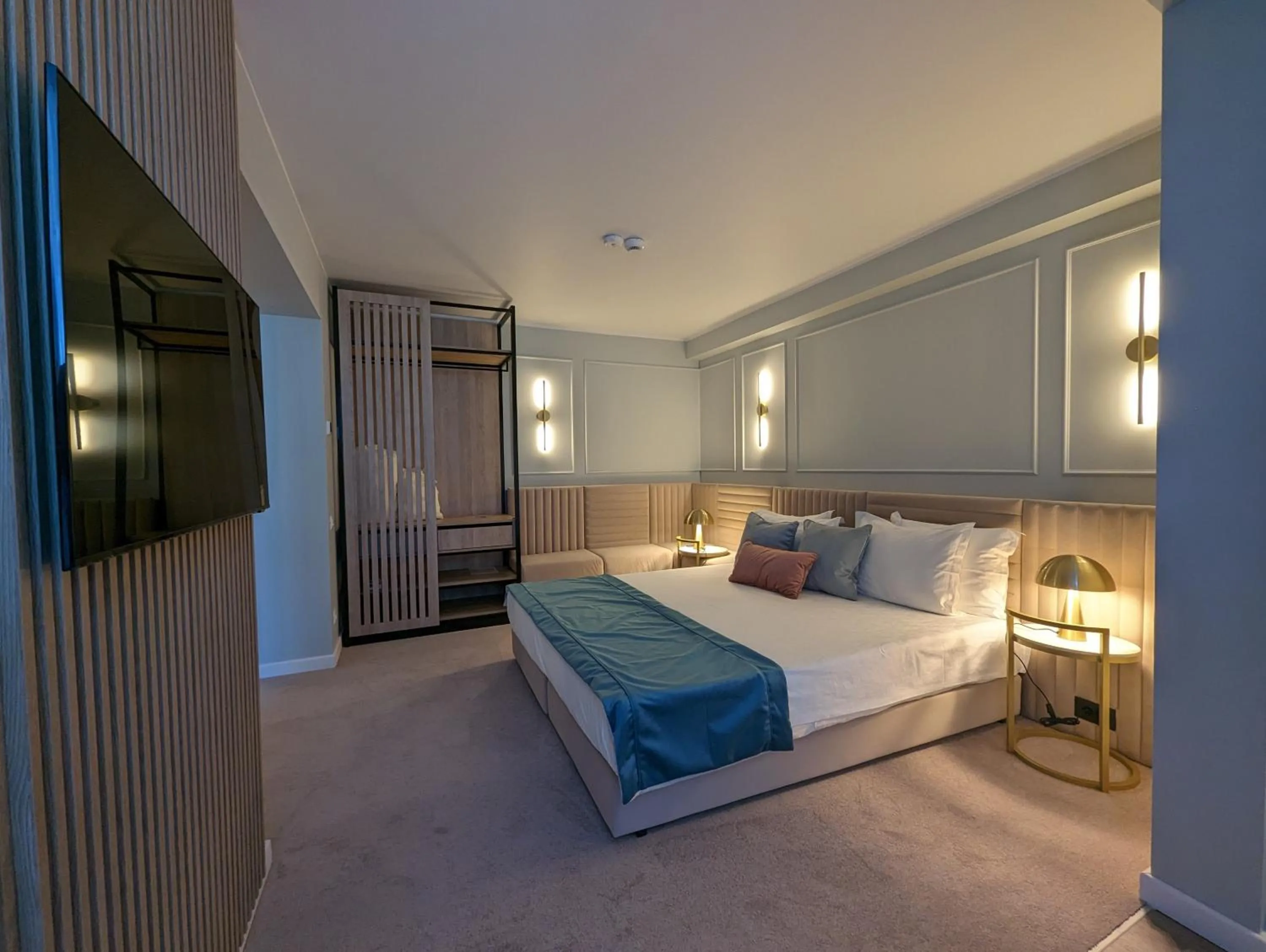 Bed in Bavaria Blu Hotel and Conference Centre