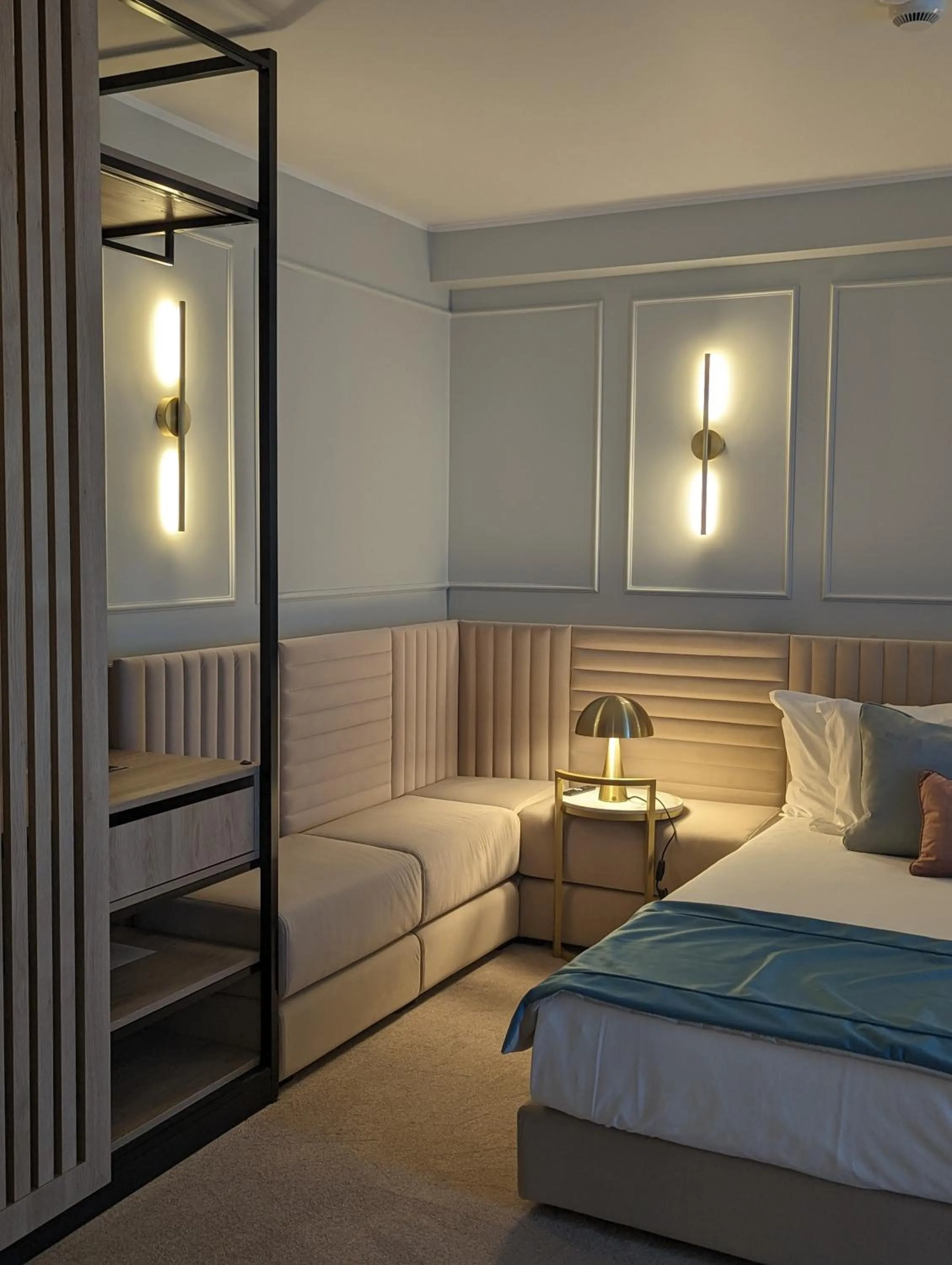 Bed in Bavaria Blu Hotel and Conference Centre