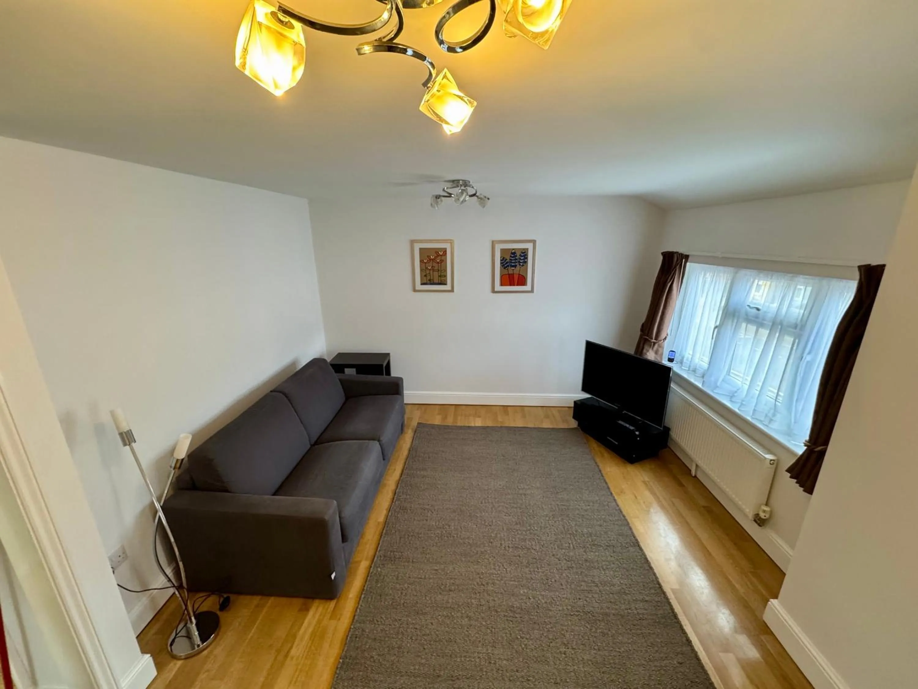 Brentwood Hotel & Apartments