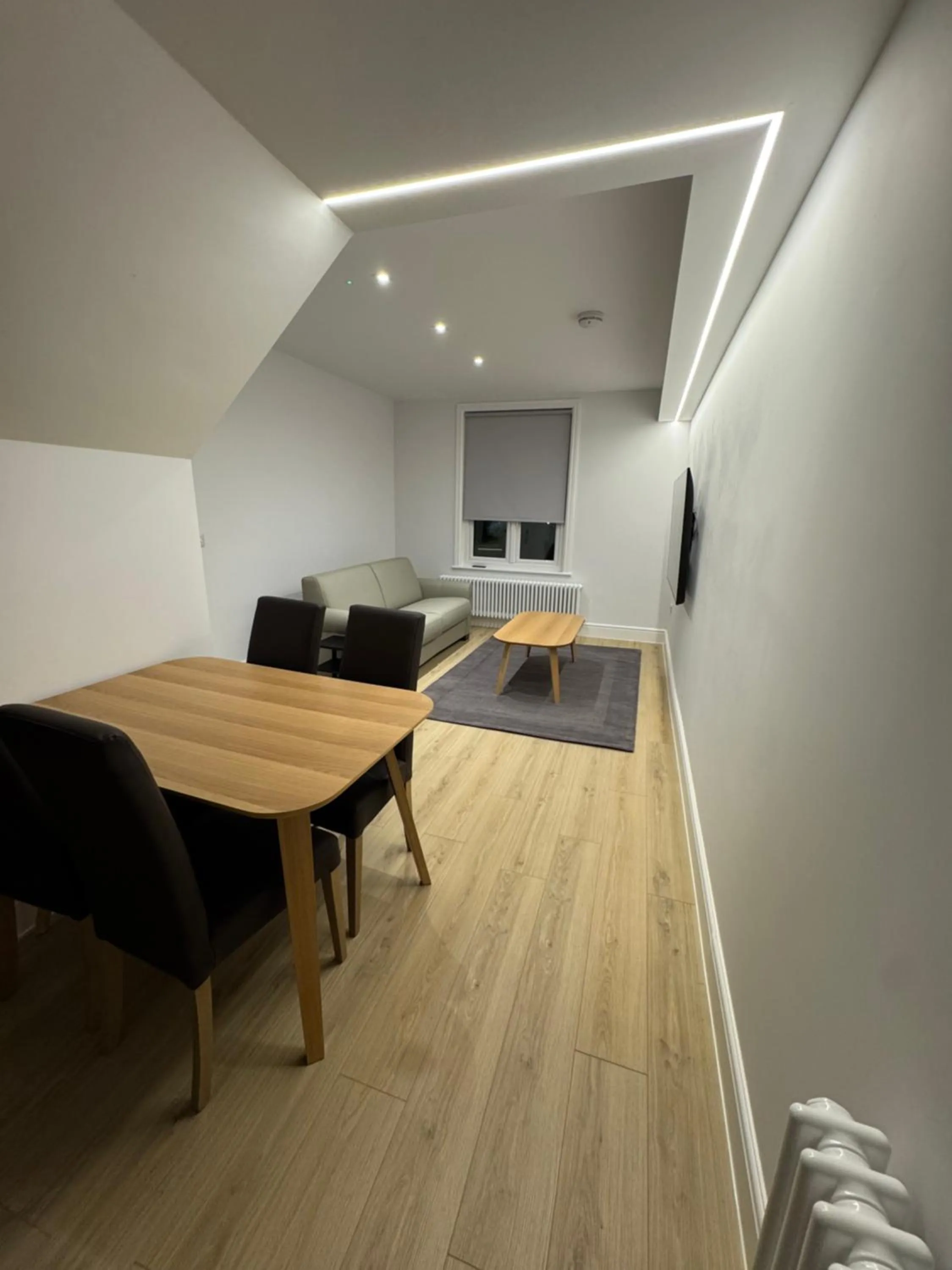 Brentwood Hotel & Apartments