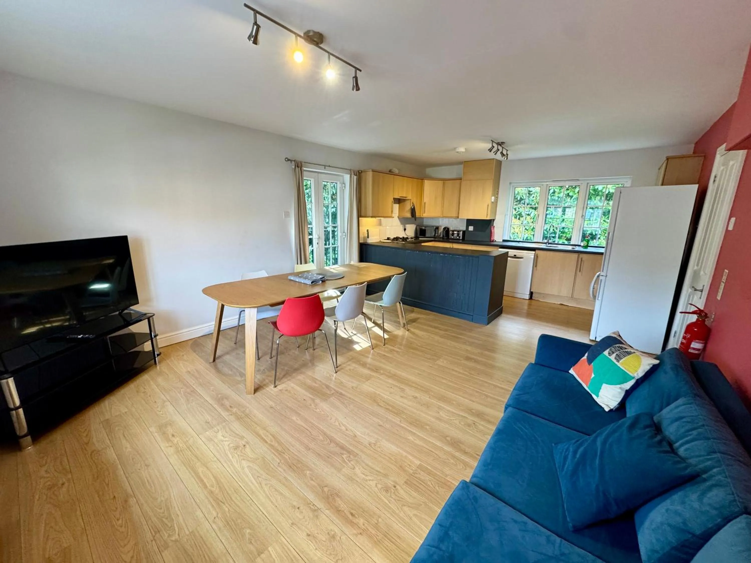 Brentwood Hotel & Apartments