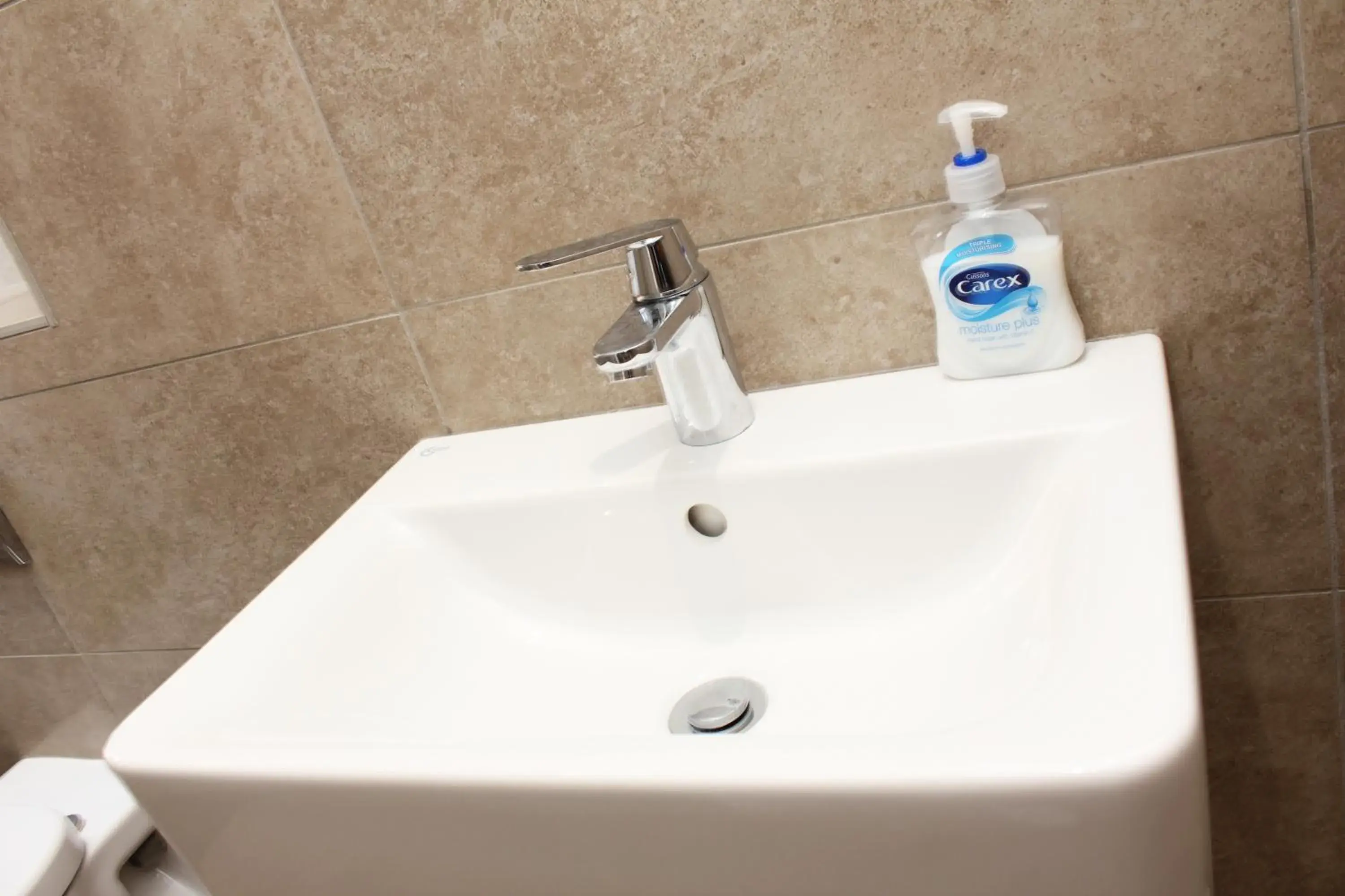 Family Room (4 Adults) in Brentwood Guest House Hotel Family Room (4 Adults) in Brentwood Guest House Hotel