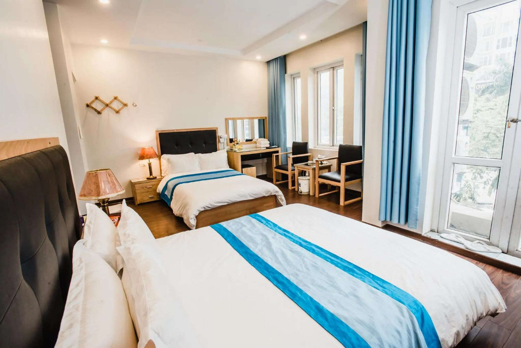 Living room, Bed in Hotel Royal