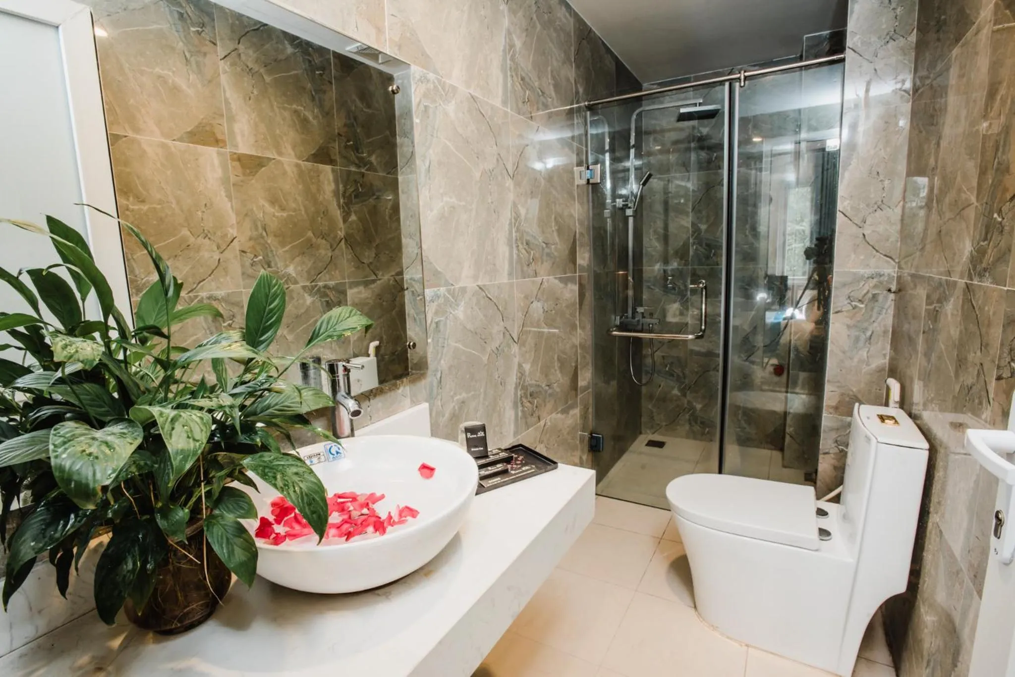 Bathroom in Hotel Royal