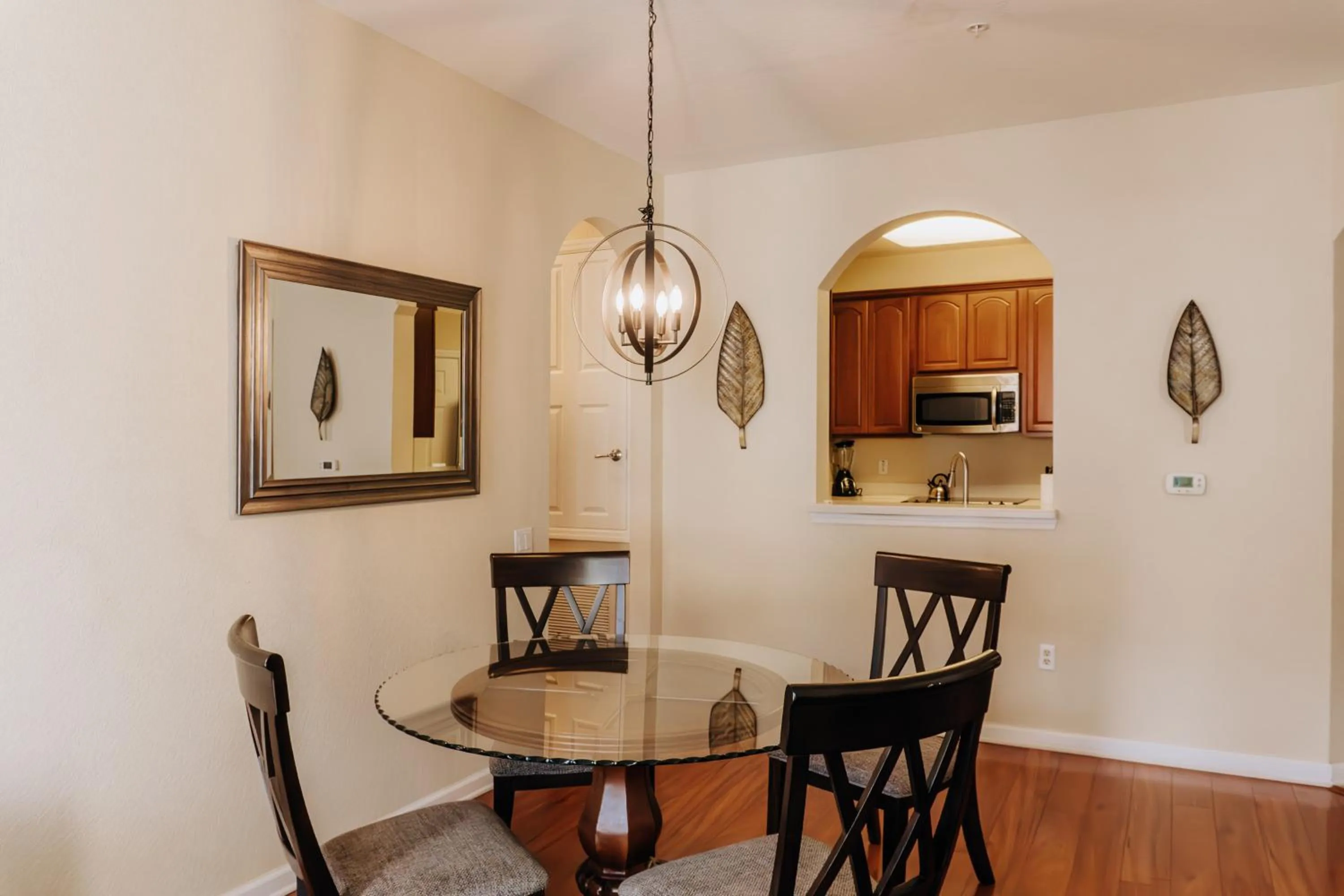 Dining area in Vista Cay Inn